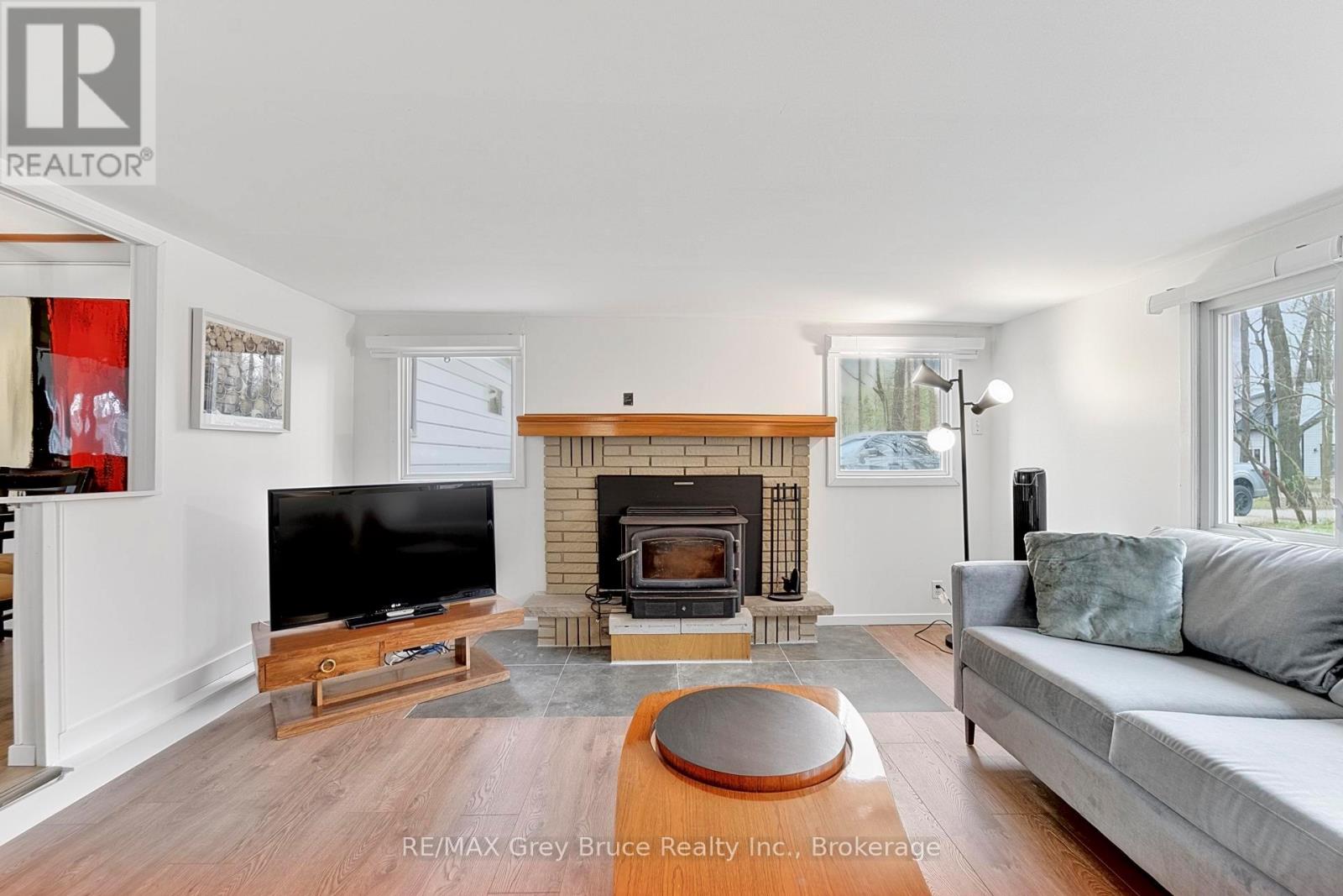 124 STANLEY DRIVE - 19