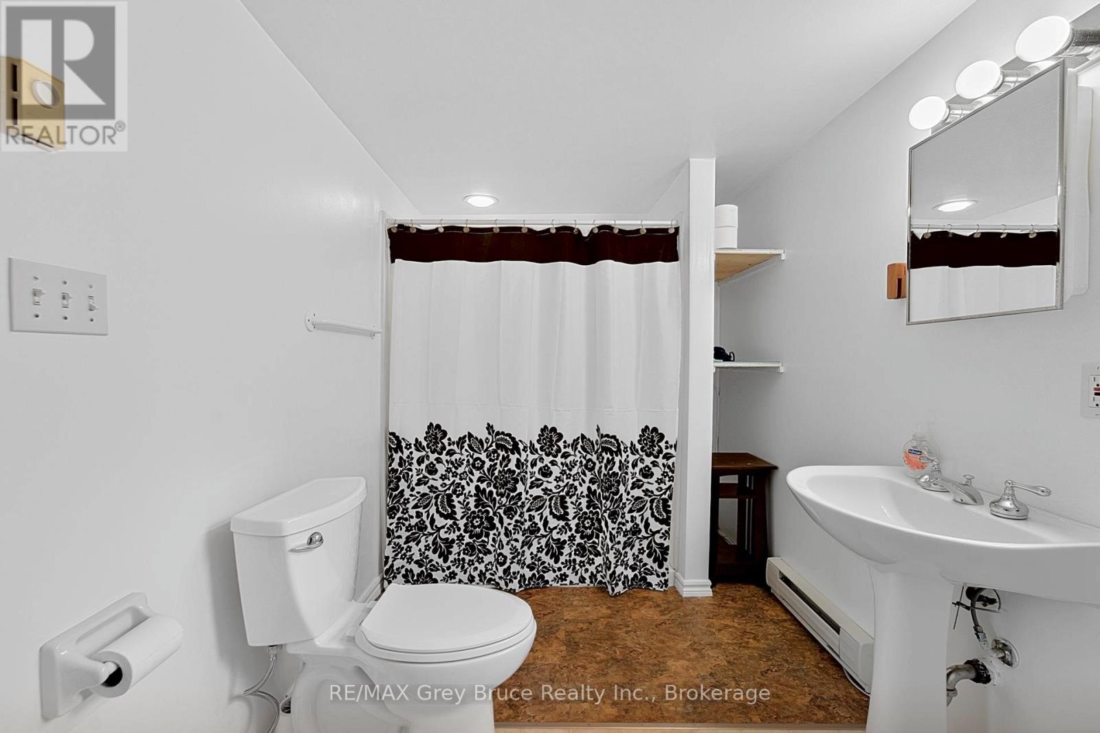 124 STANLEY DRIVE - 24