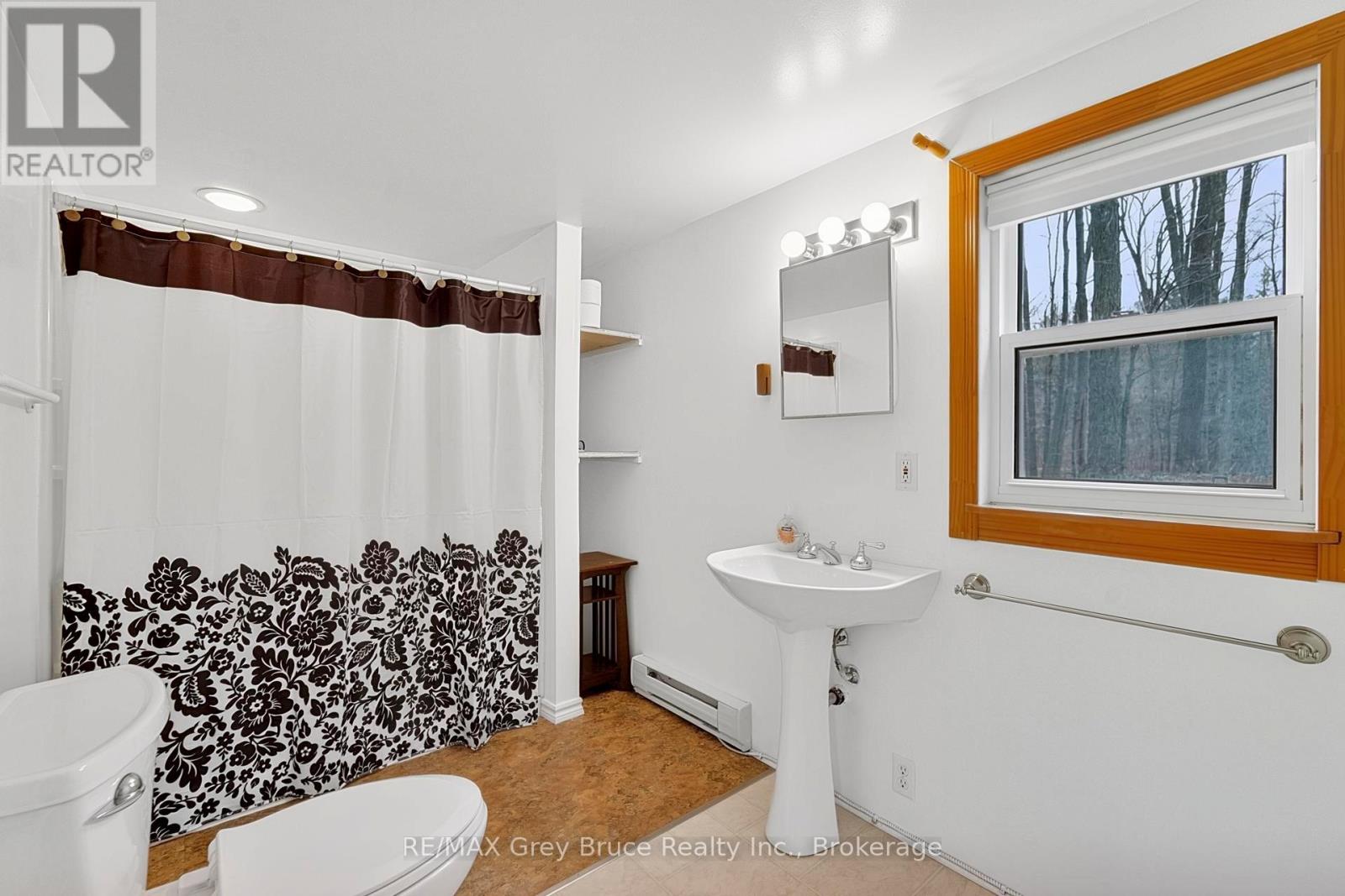 124 STANLEY DRIVE - 25