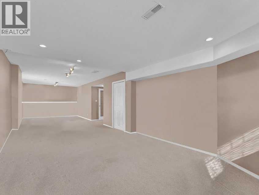 123 Upland Road W - 21