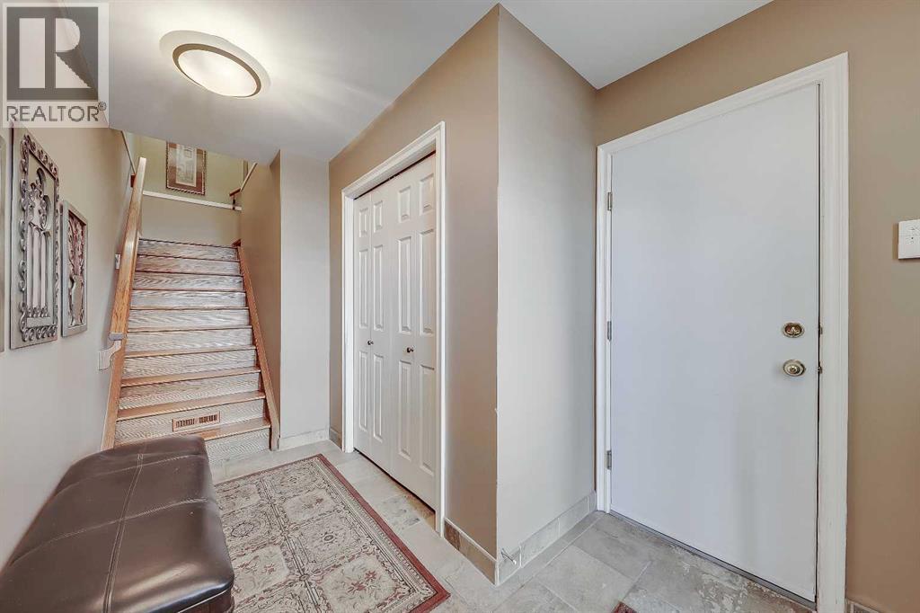 446 Killarney Glen Court SW - 2