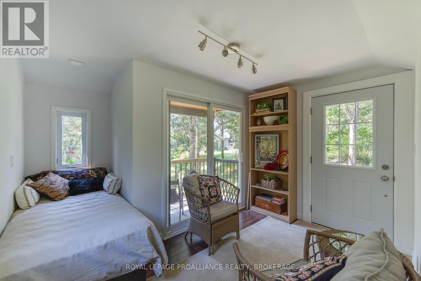 369 OLD RIVER ROAD - 10