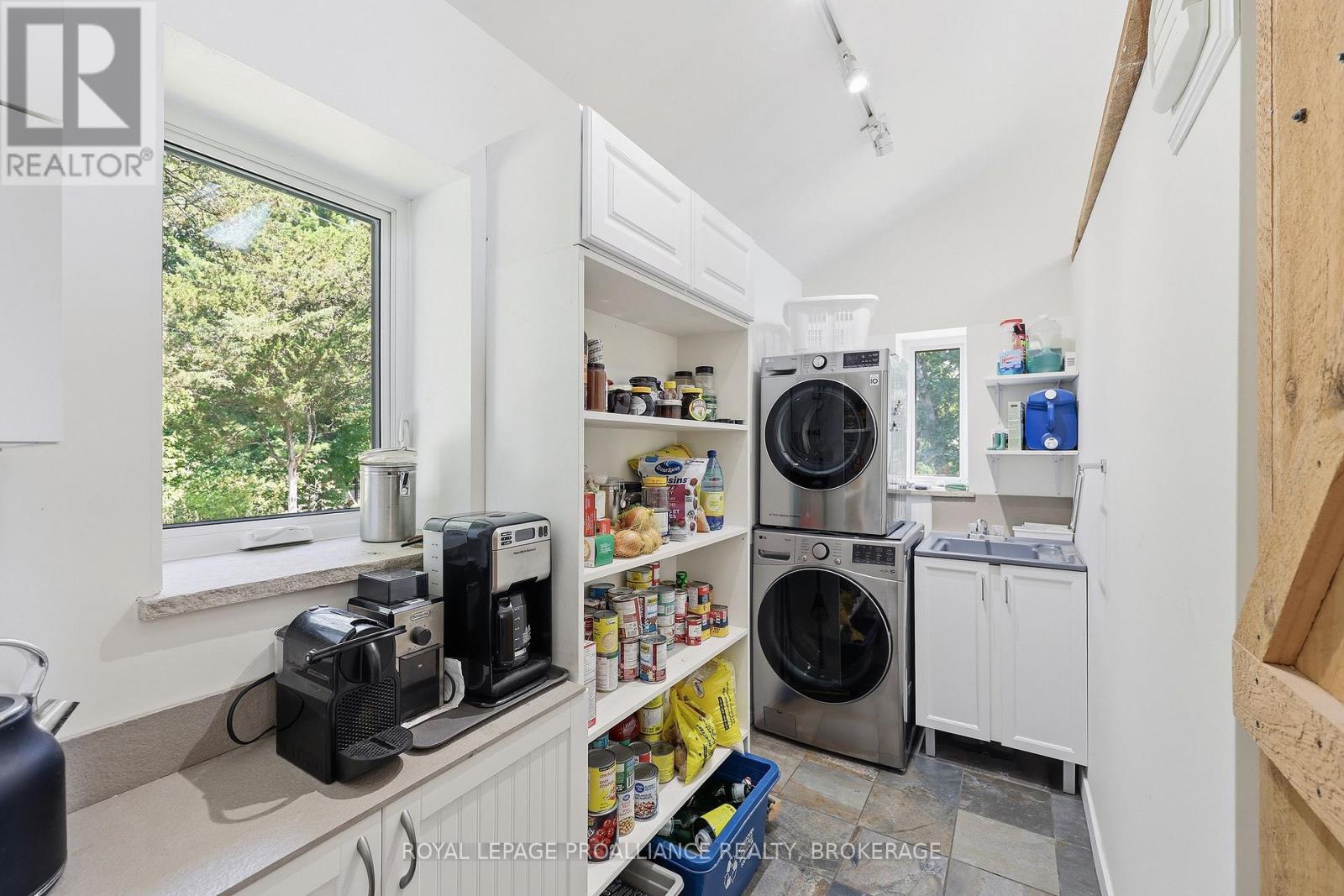 369 OLD RIVER ROAD - 26