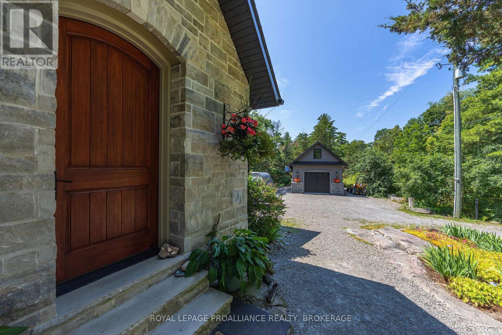 369 OLD RIVER ROAD - 4