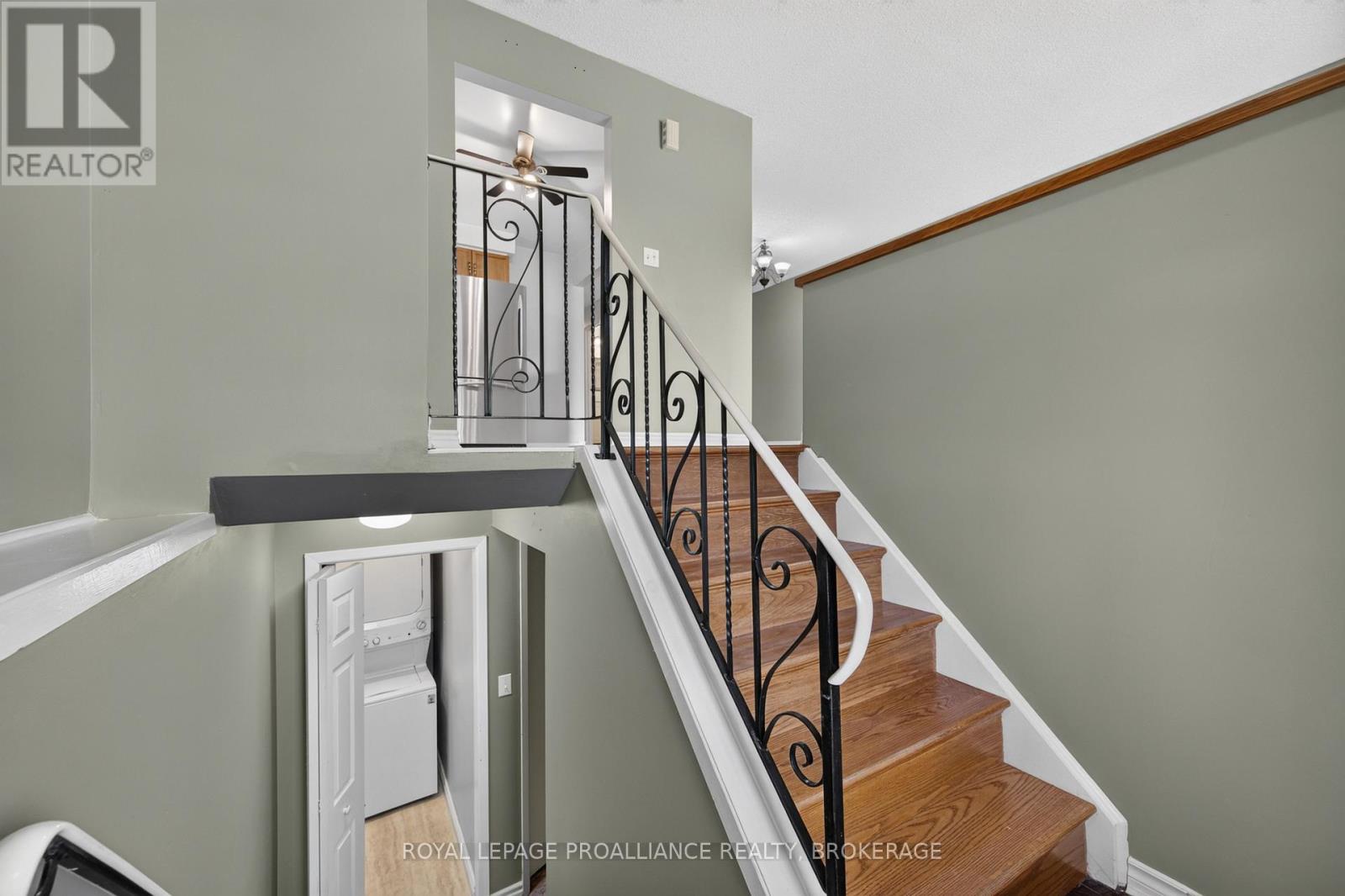 585 GAVIN COURT - 4