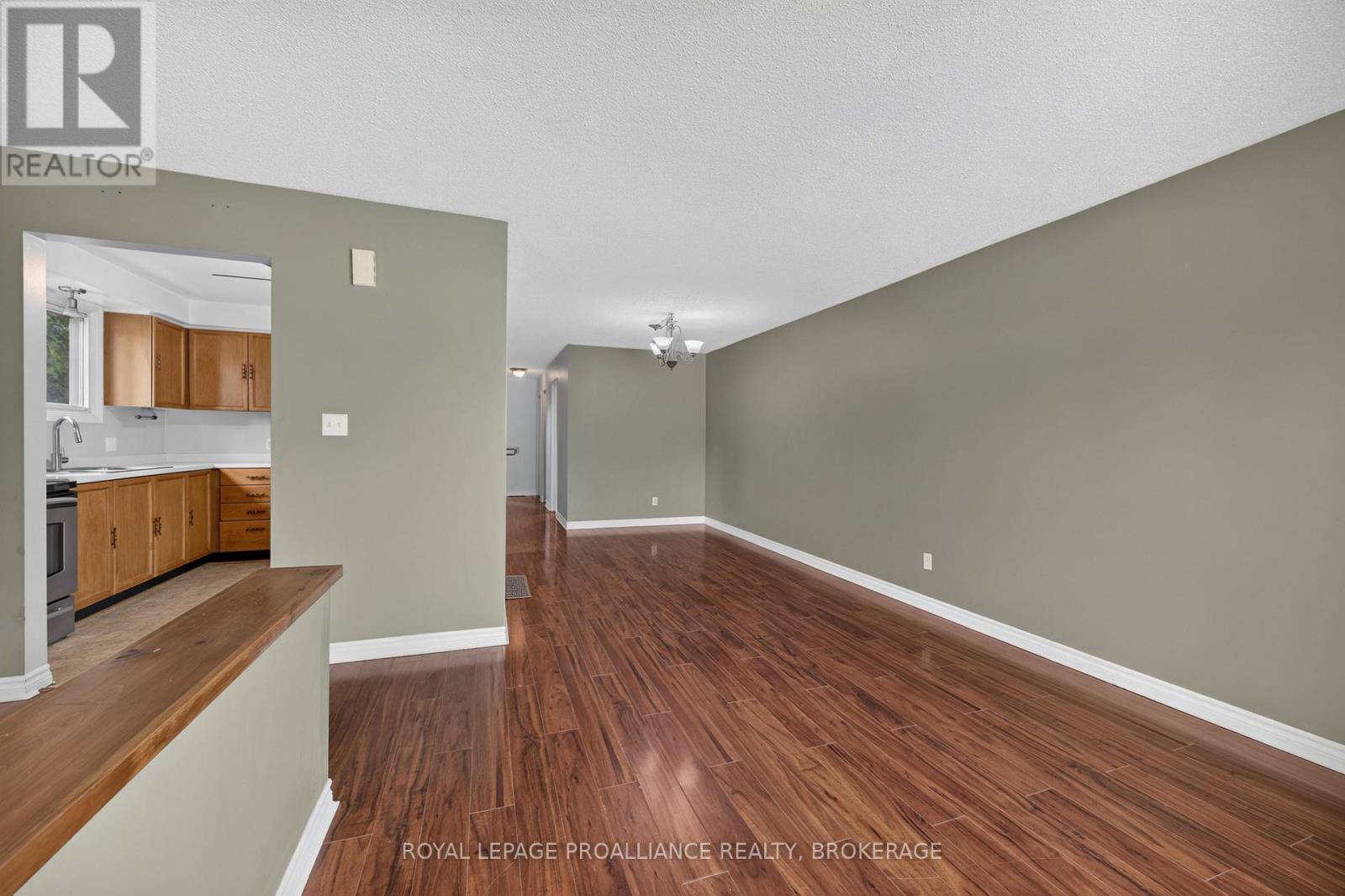 585 GAVIN COURT - 6
