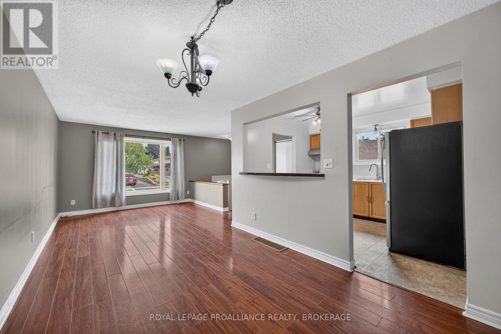 585 GAVIN COURT - 7