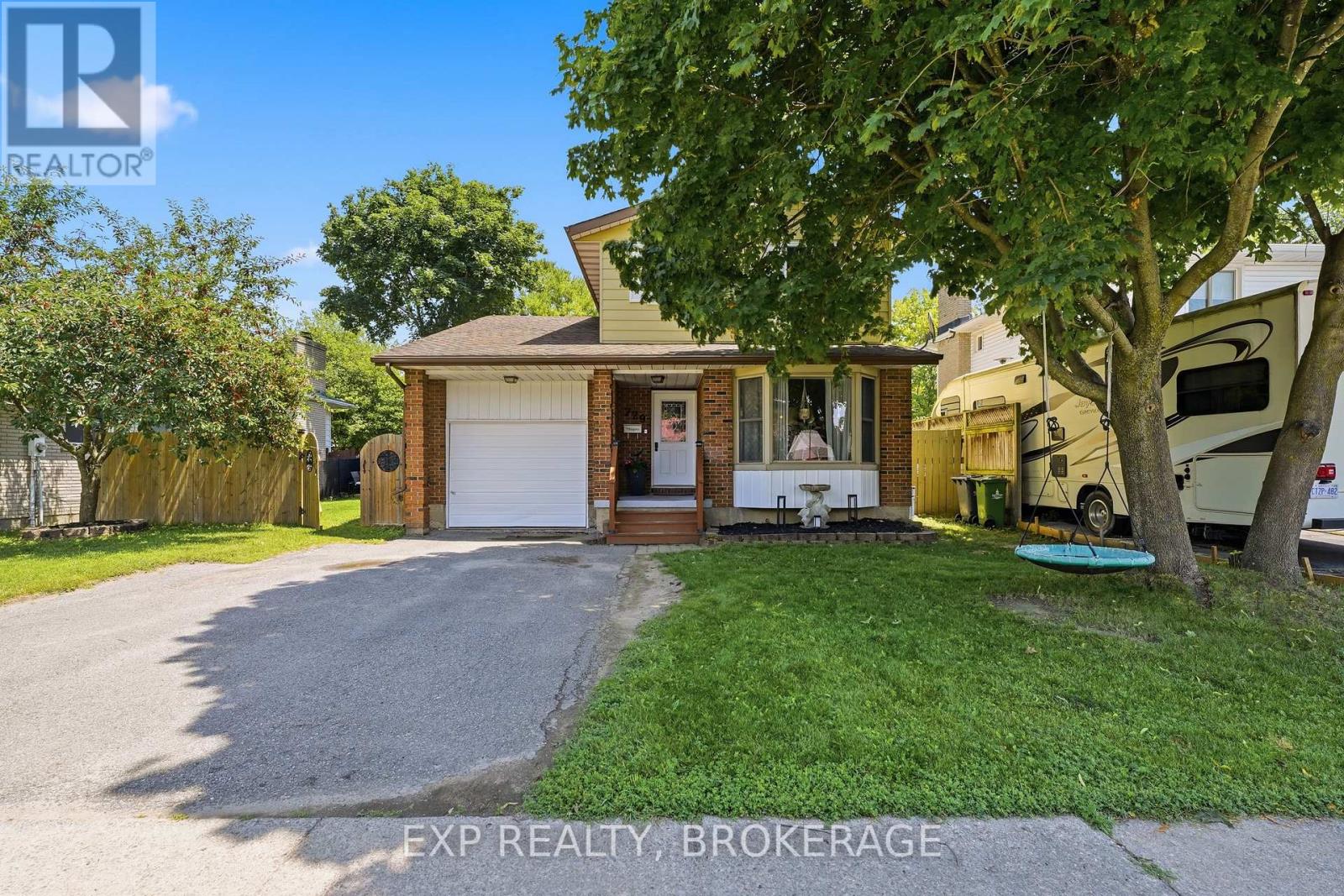 729 ALLUM AVENUE - 1
