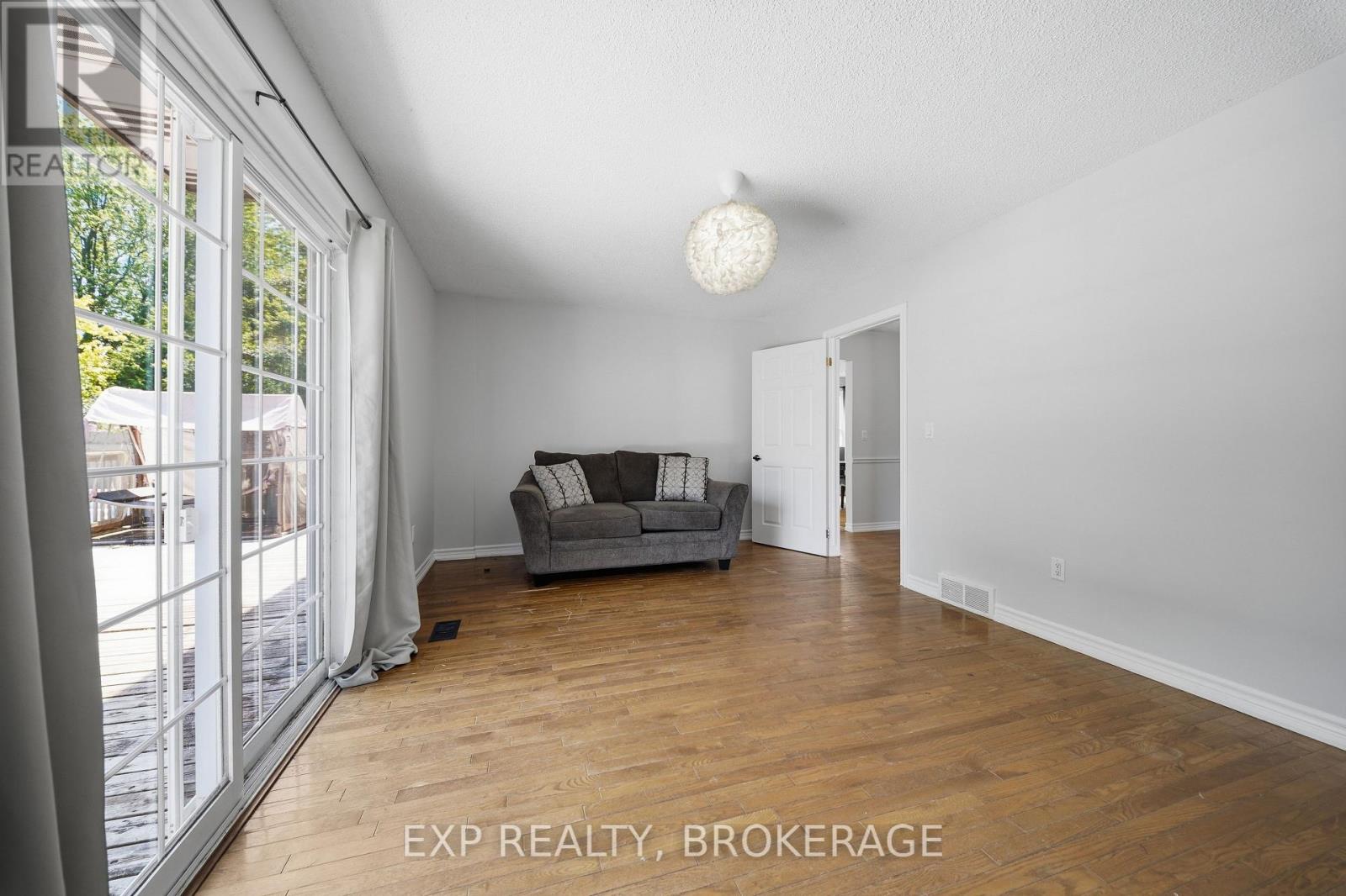 729 ALLUM AVENUE - 17