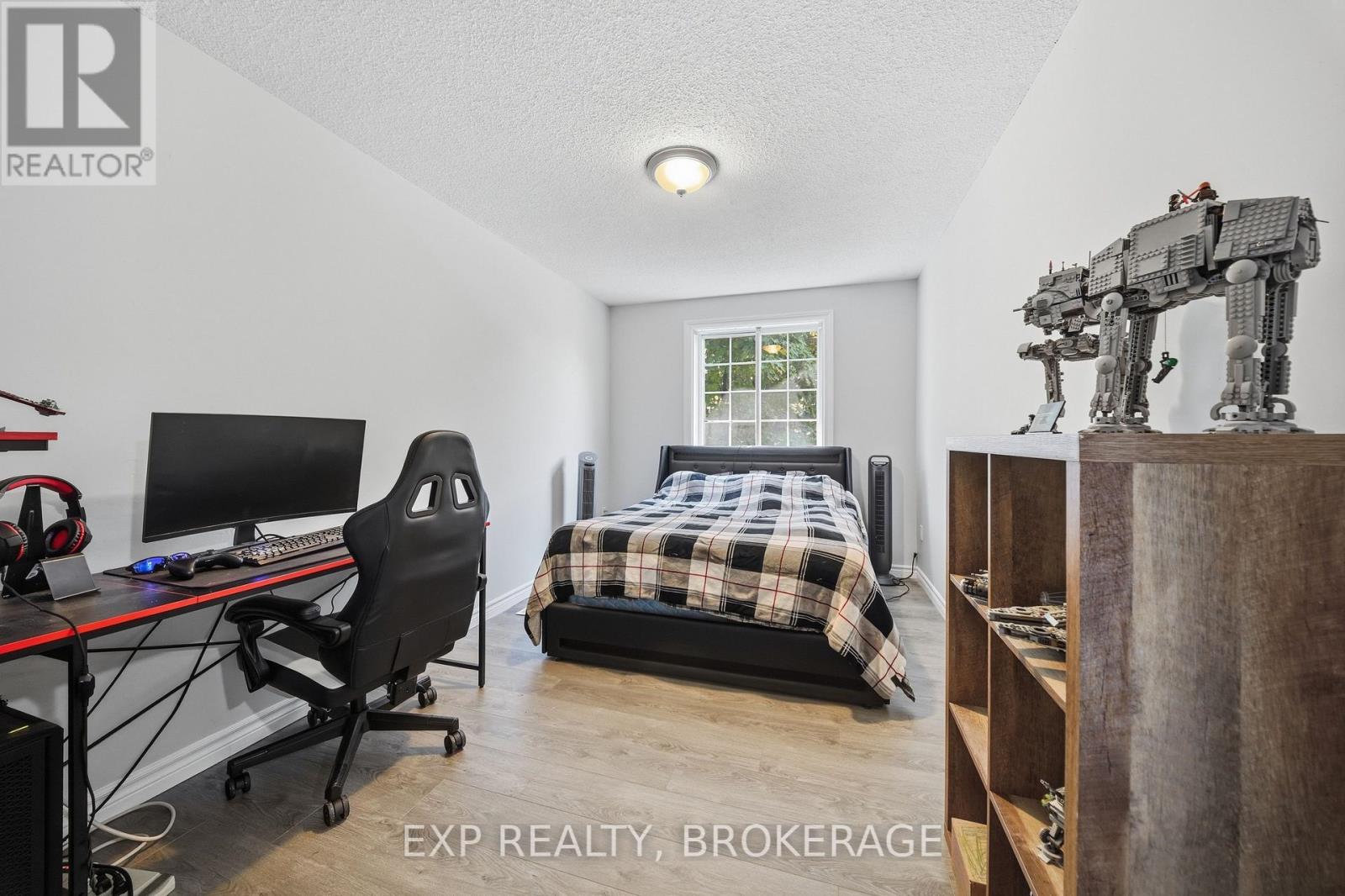 729 ALLUM AVENUE - 27