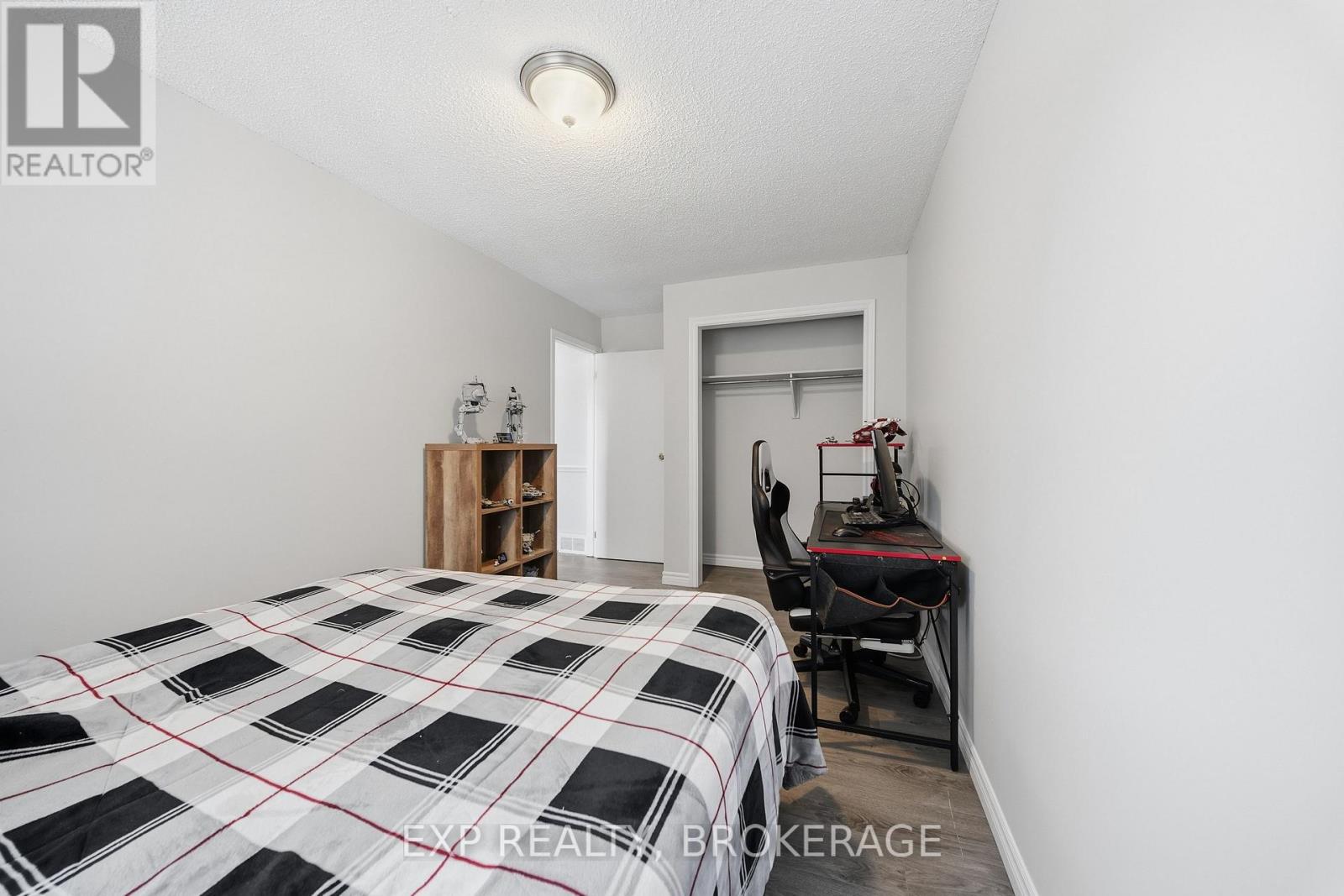 729 ALLUM AVENUE - 28