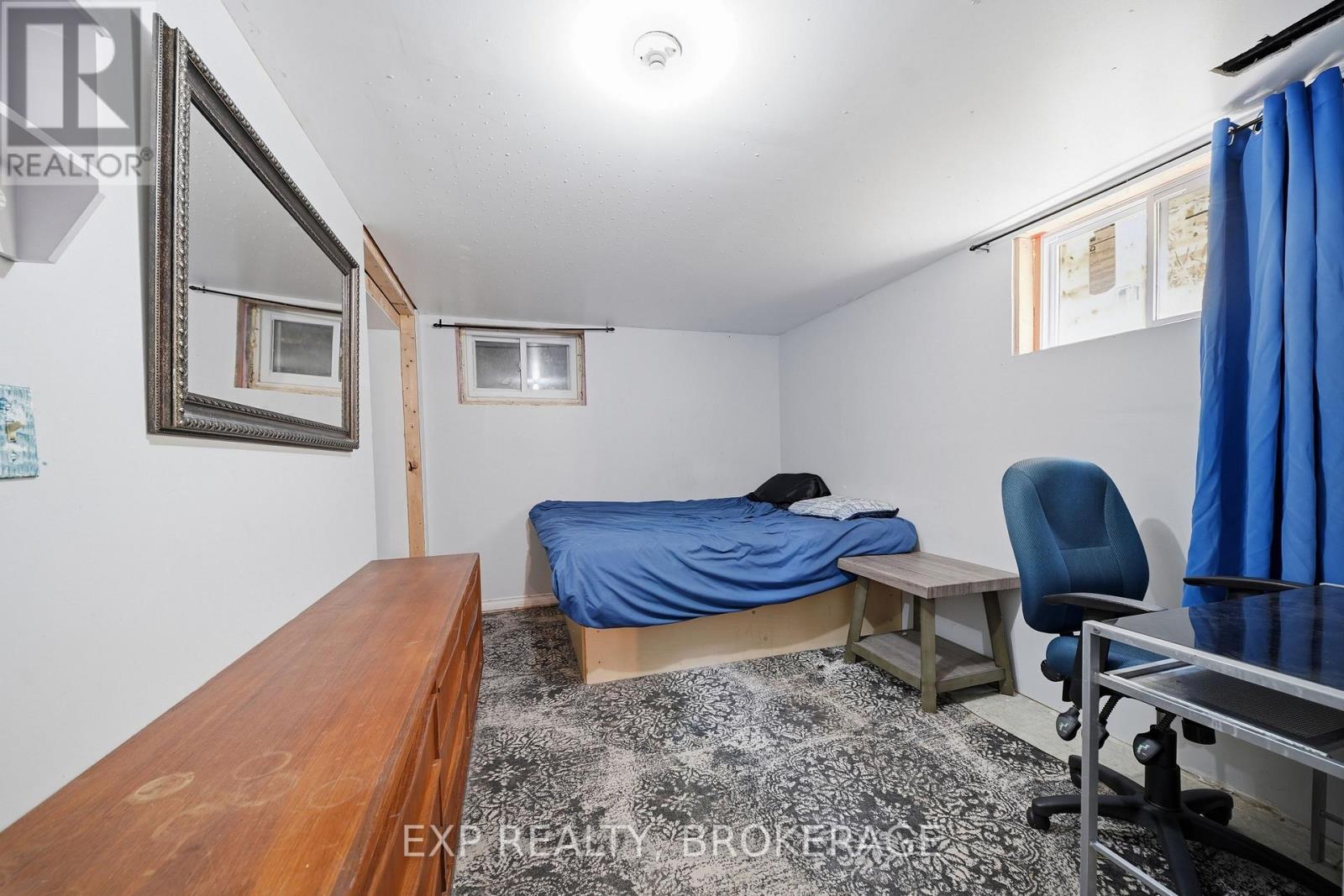 729 ALLUM AVENUE - 35