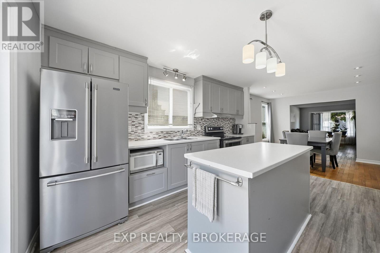 729 ALLUM AVENUE - 6