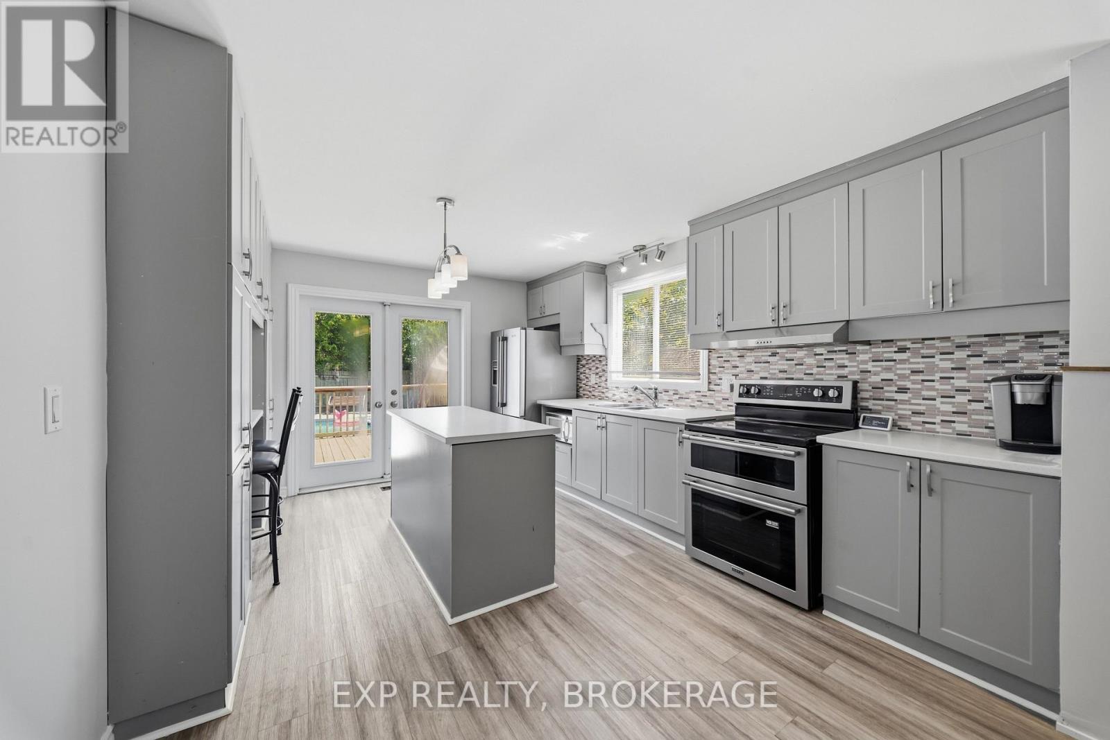 729 ALLUM AVENUE - 7