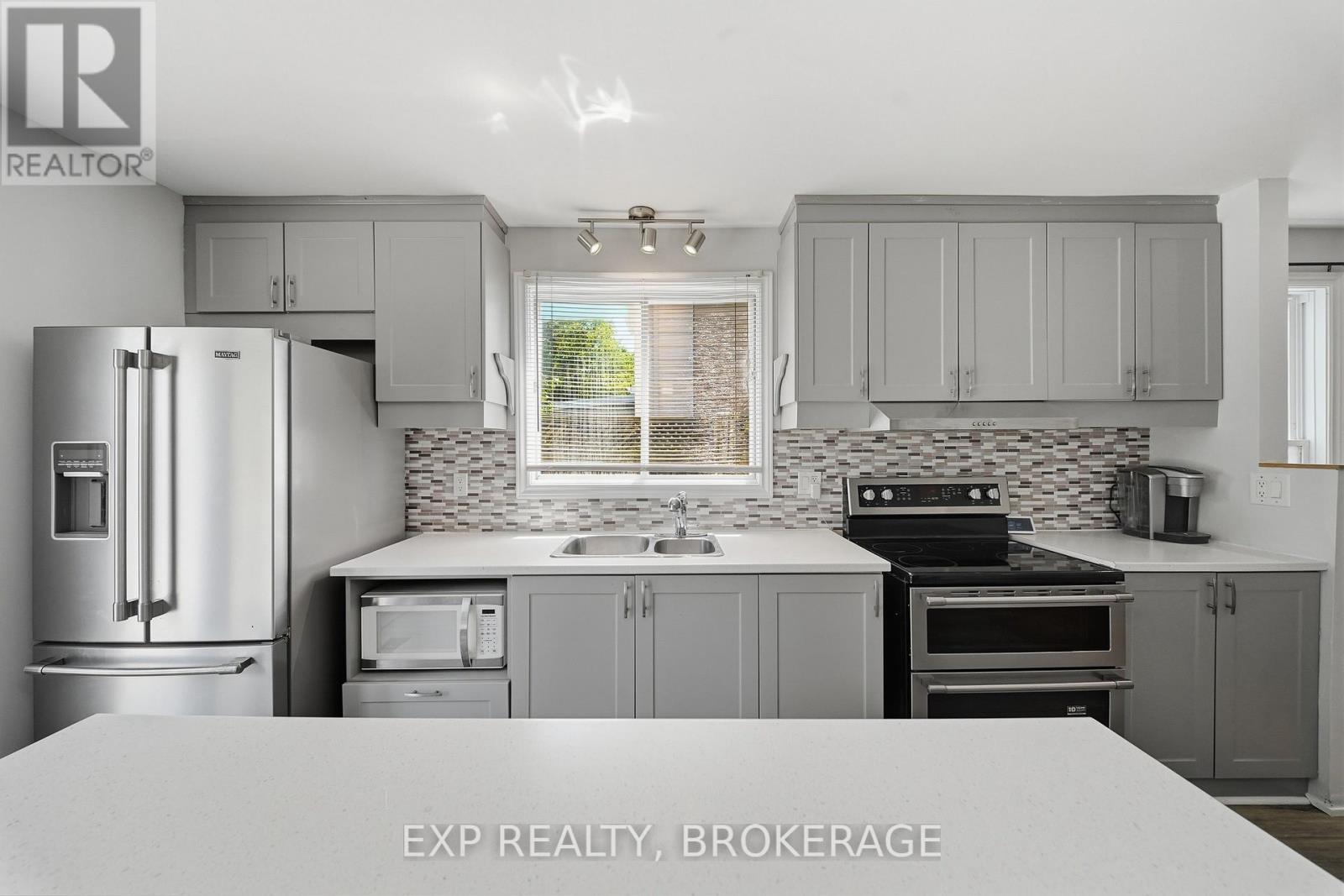 729 ALLUM AVENUE - 9