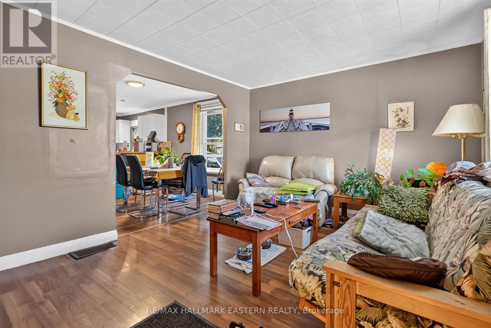 714 CHAMBERLAIN STREET - 10
