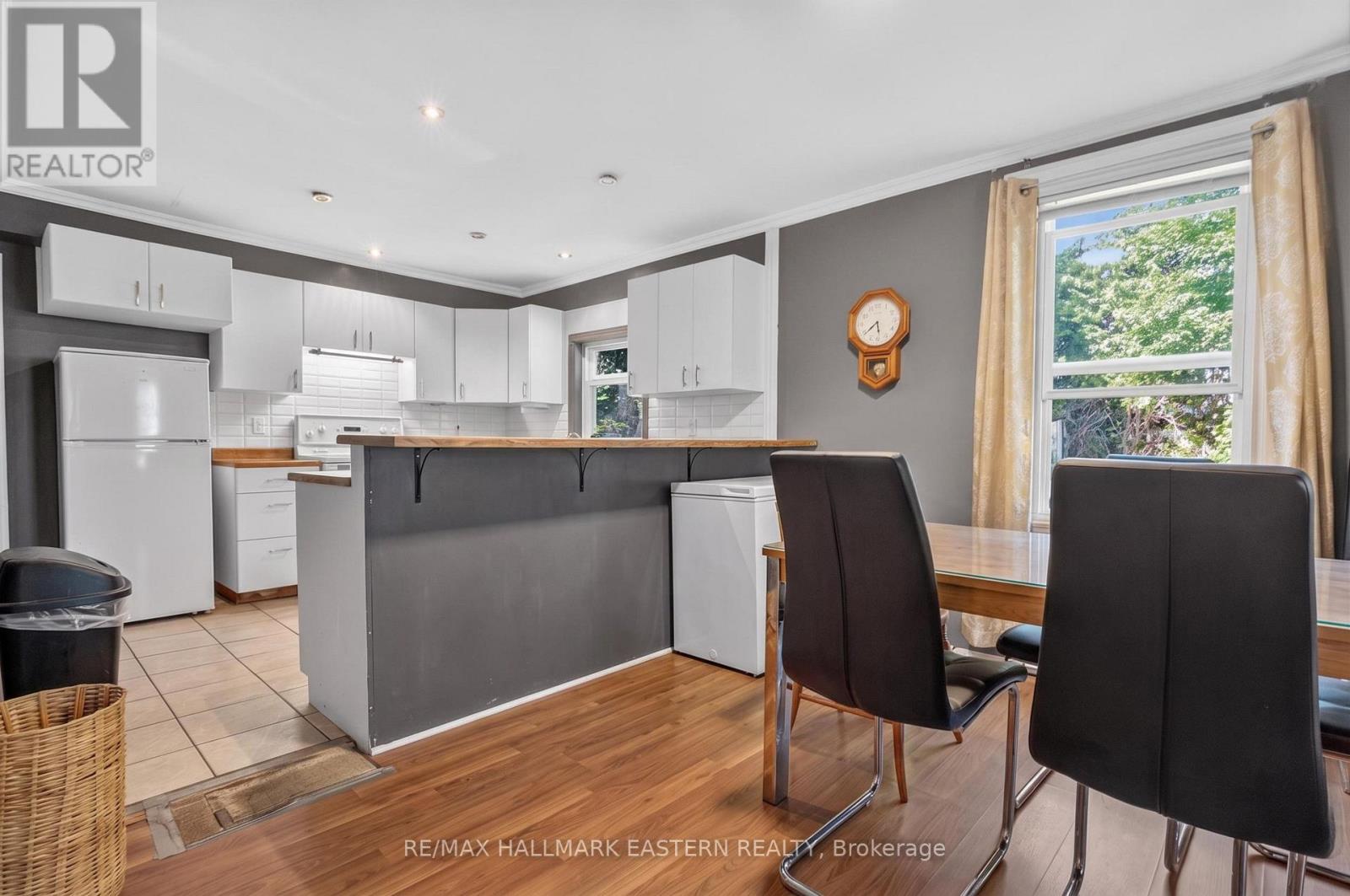 714 CHAMBERLAIN STREET - 15