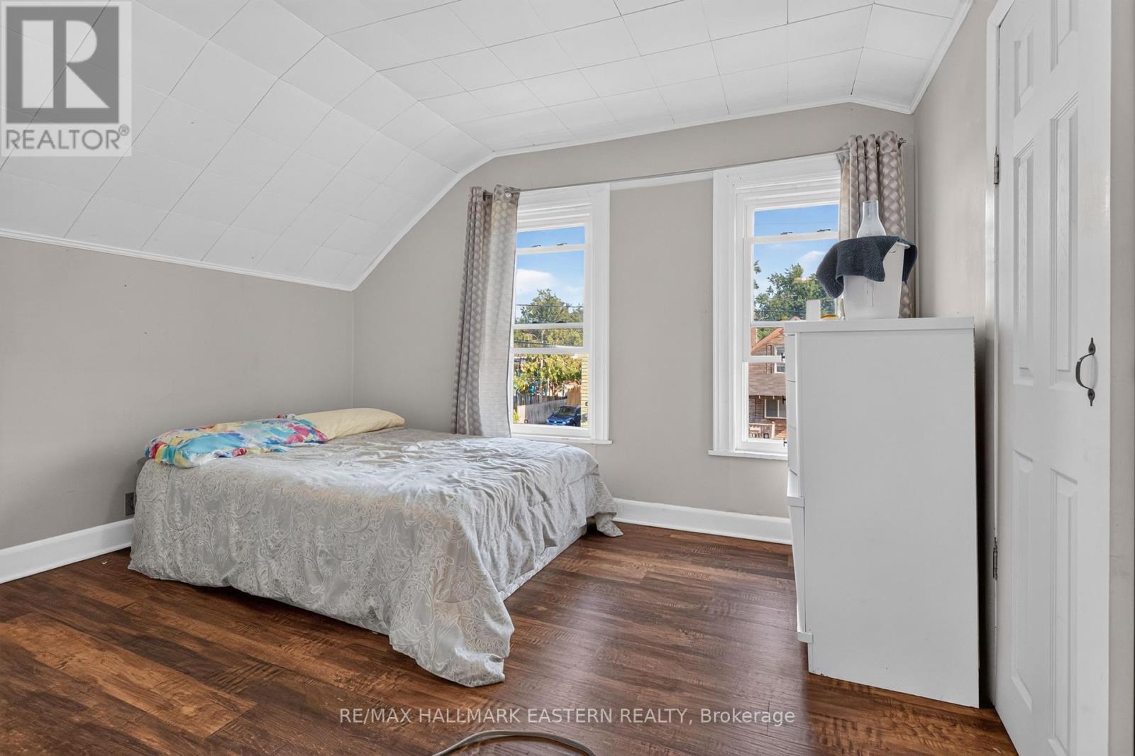 714 CHAMBERLAIN STREET - 32