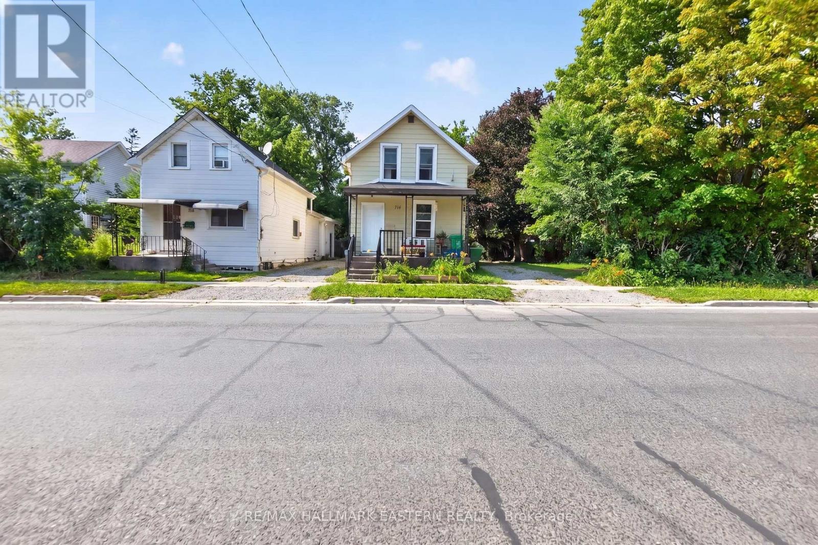 714 CHAMBERLAIN STREET - 4