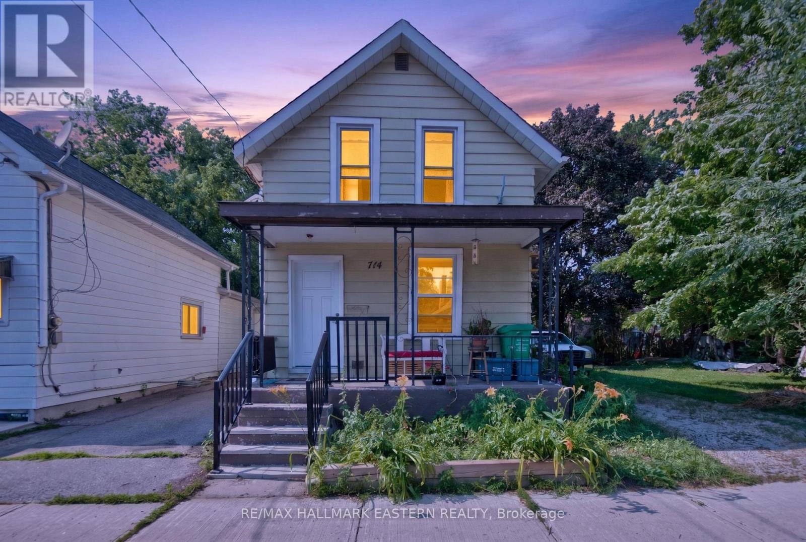 714 CHAMBERLAIN STREET - 41