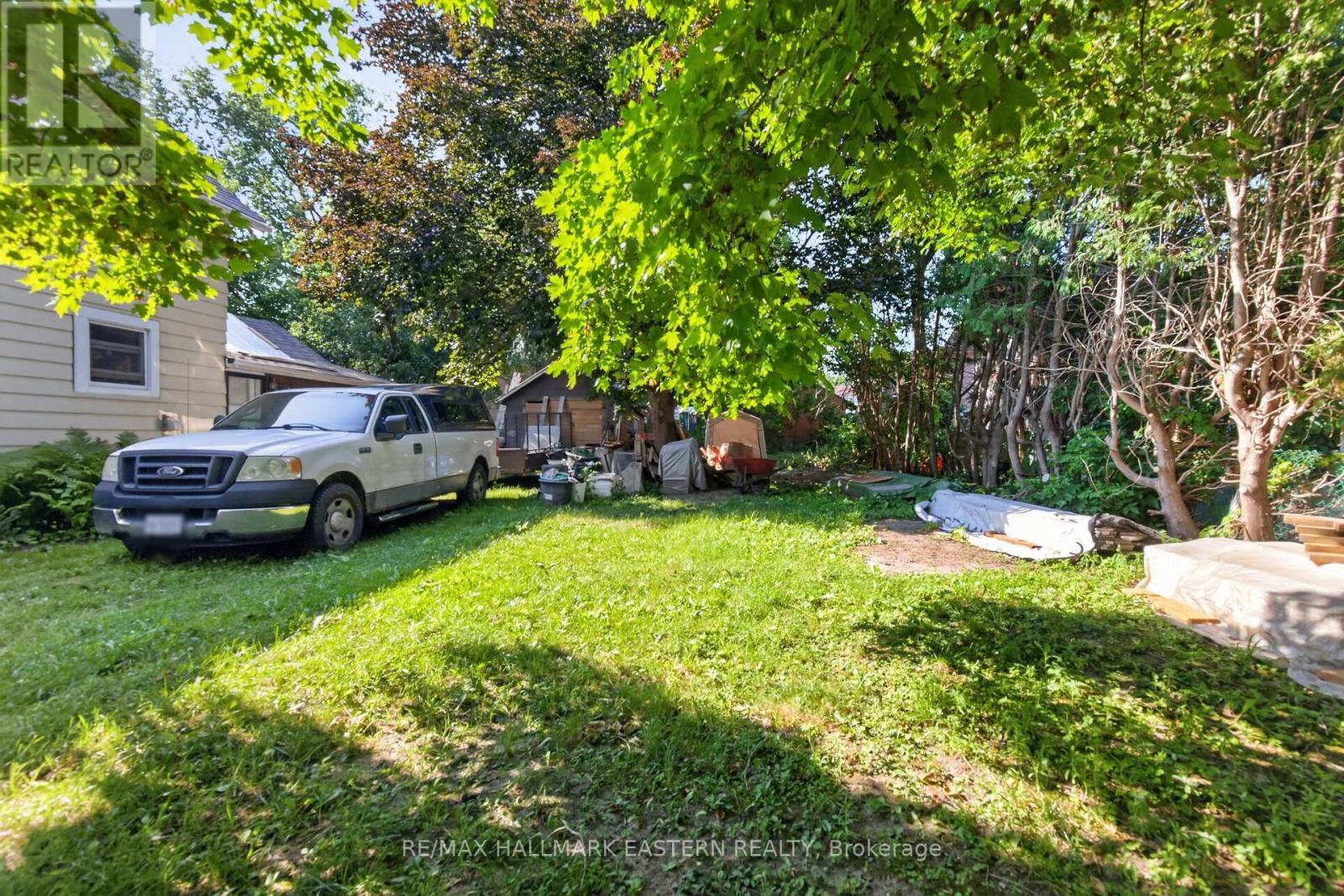 714 CHAMBERLAIN STREET - 43