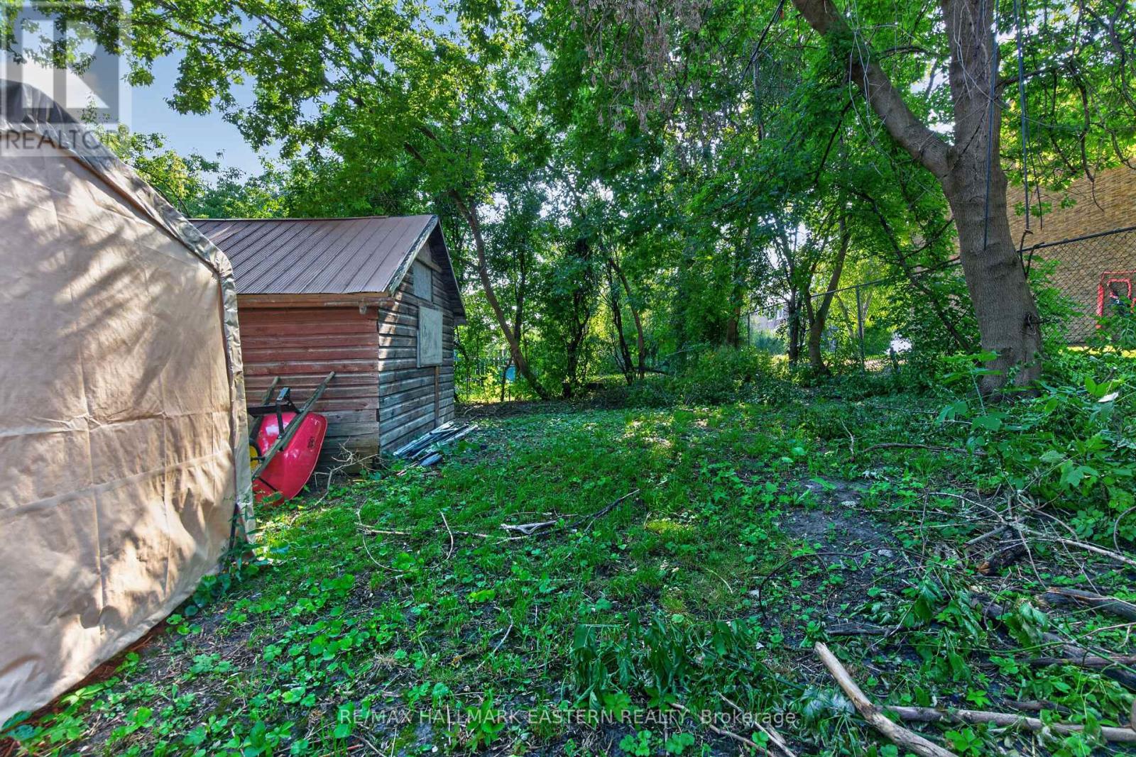 714 CHAMBERLAIN STREET - 47