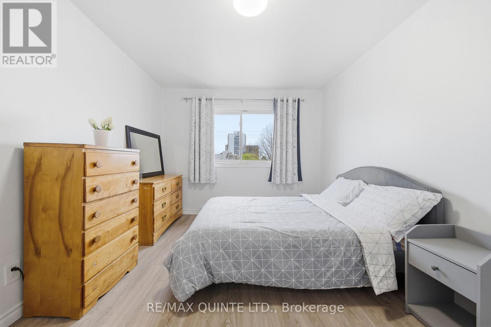 #2 99 DUNNETT BOULEVARD - 13