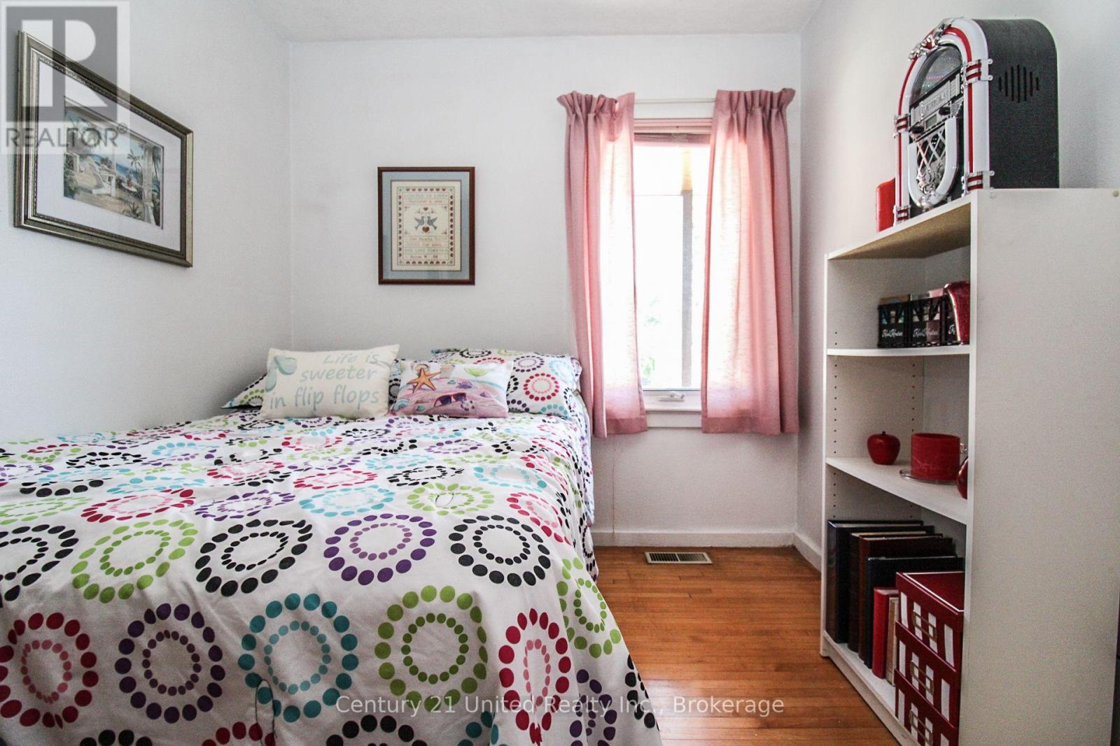 783 ST MARY'S STREET - 24