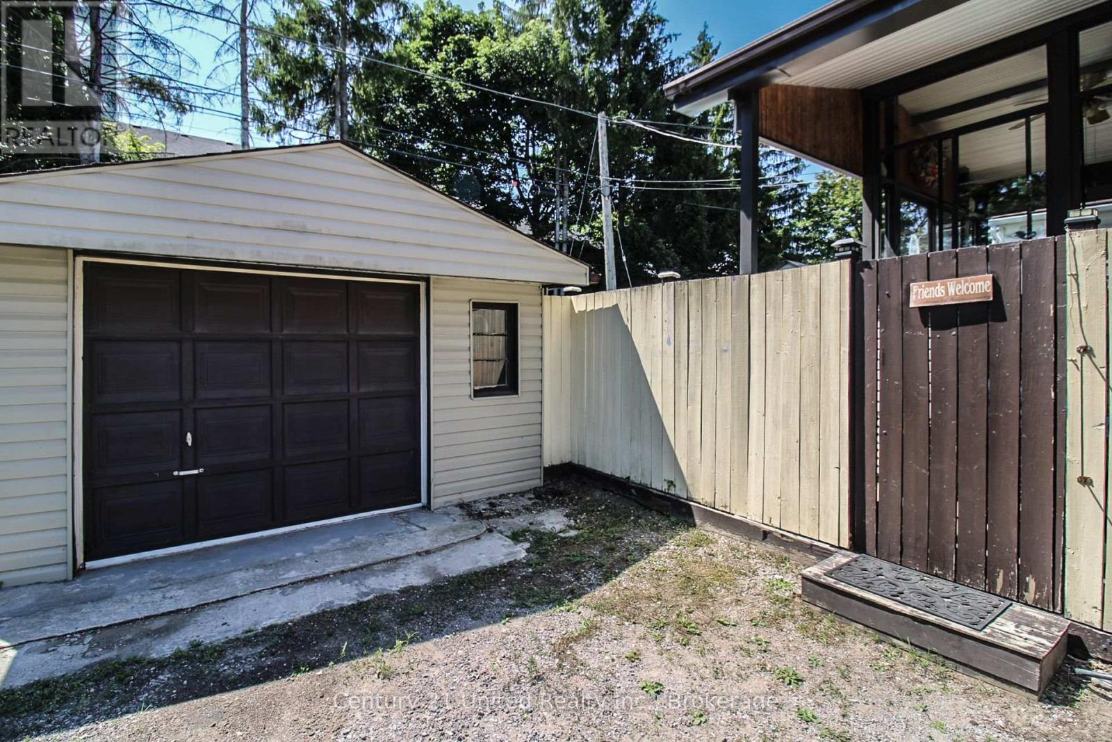783 ST MARY'S STREET - 4