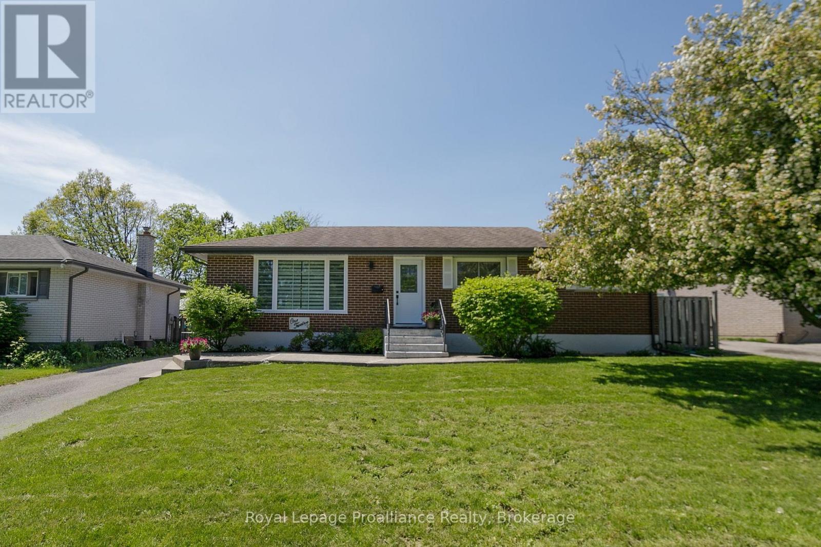 112 PROSPECT HILL - 1