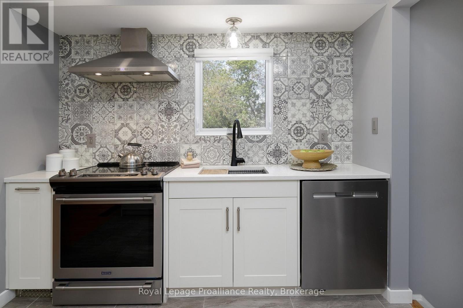 112 PROSPECT HILL - 11