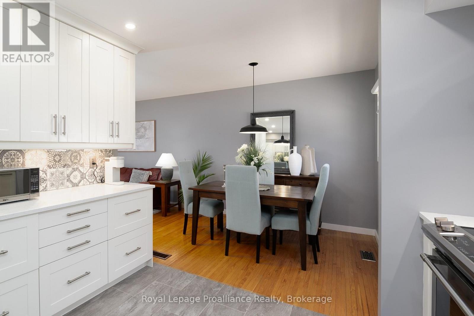 112 PROSPECT HILL - 13