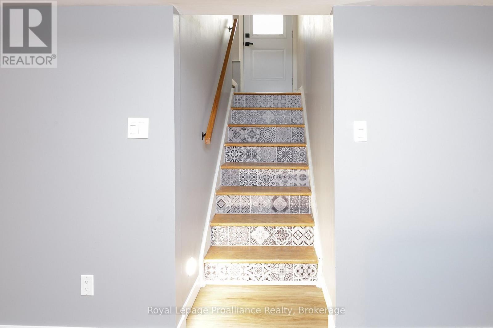 112 PROSPECT HILL - 22