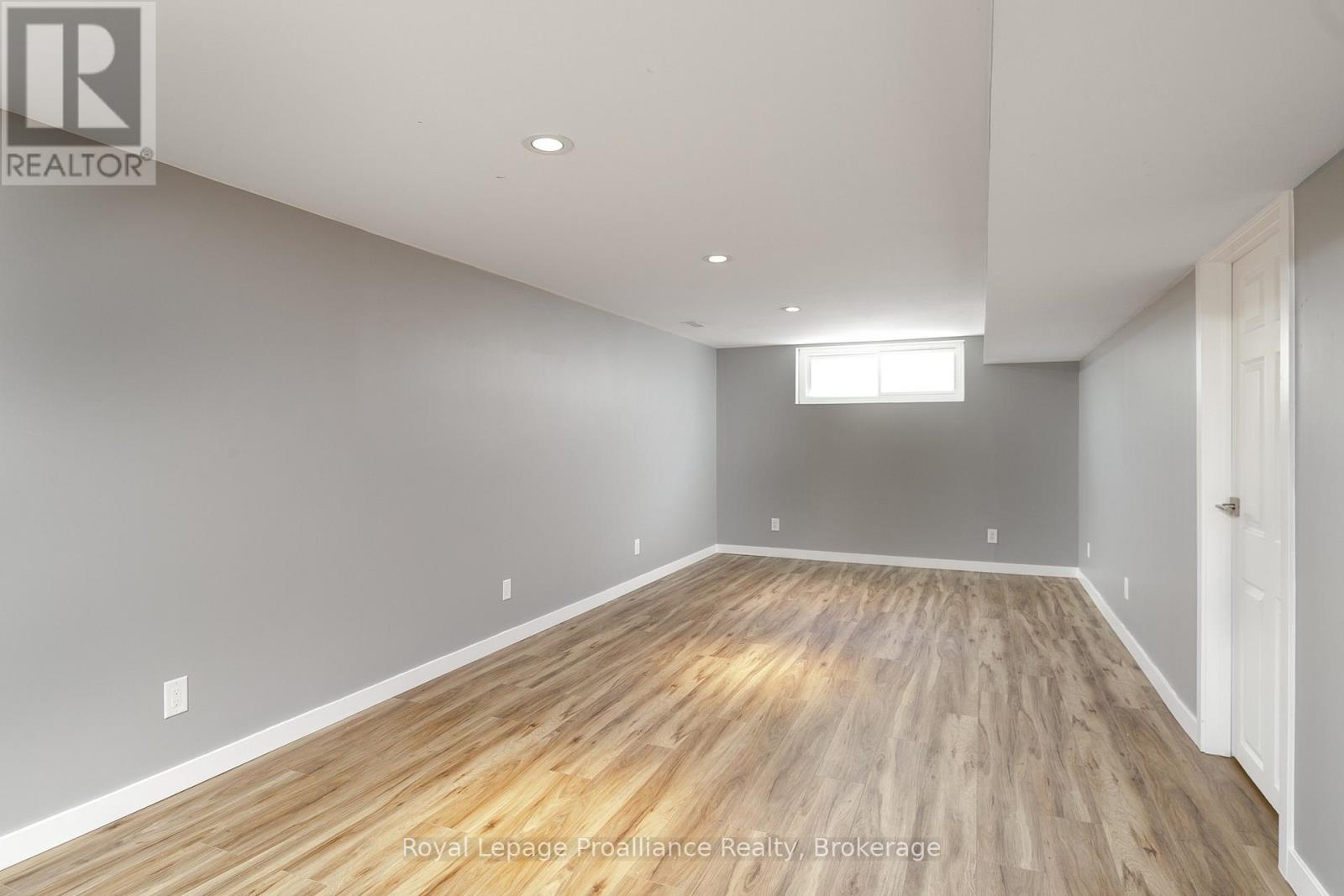 112 PROSPECT HILL - 23