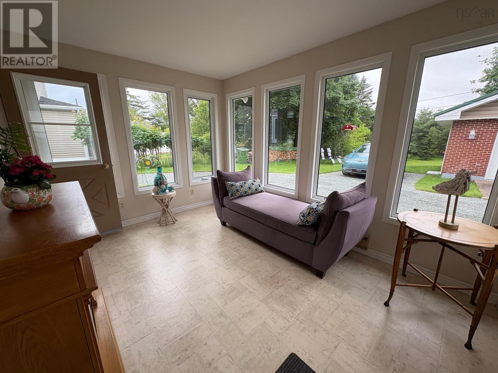 458 ROBIE Street - 14