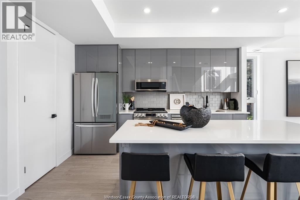 2041 SENECA STREET - 31