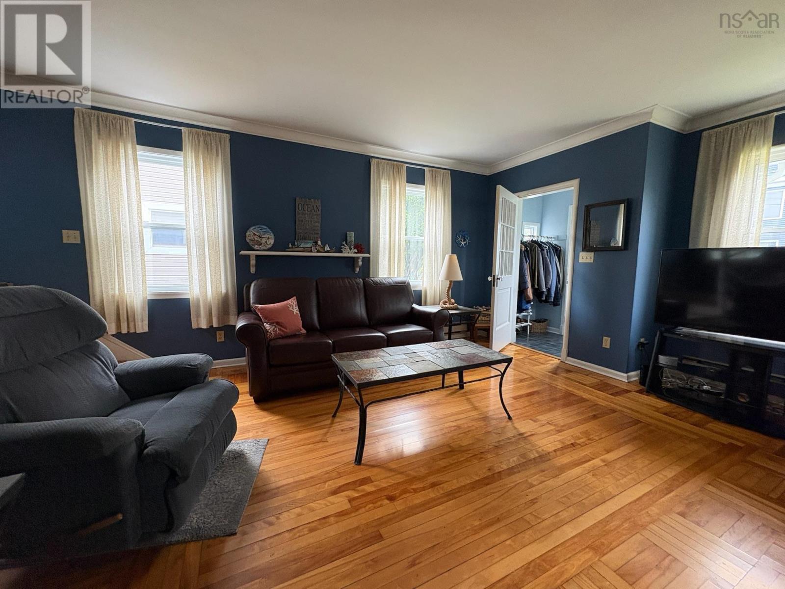 458 ROBIE Street - 4