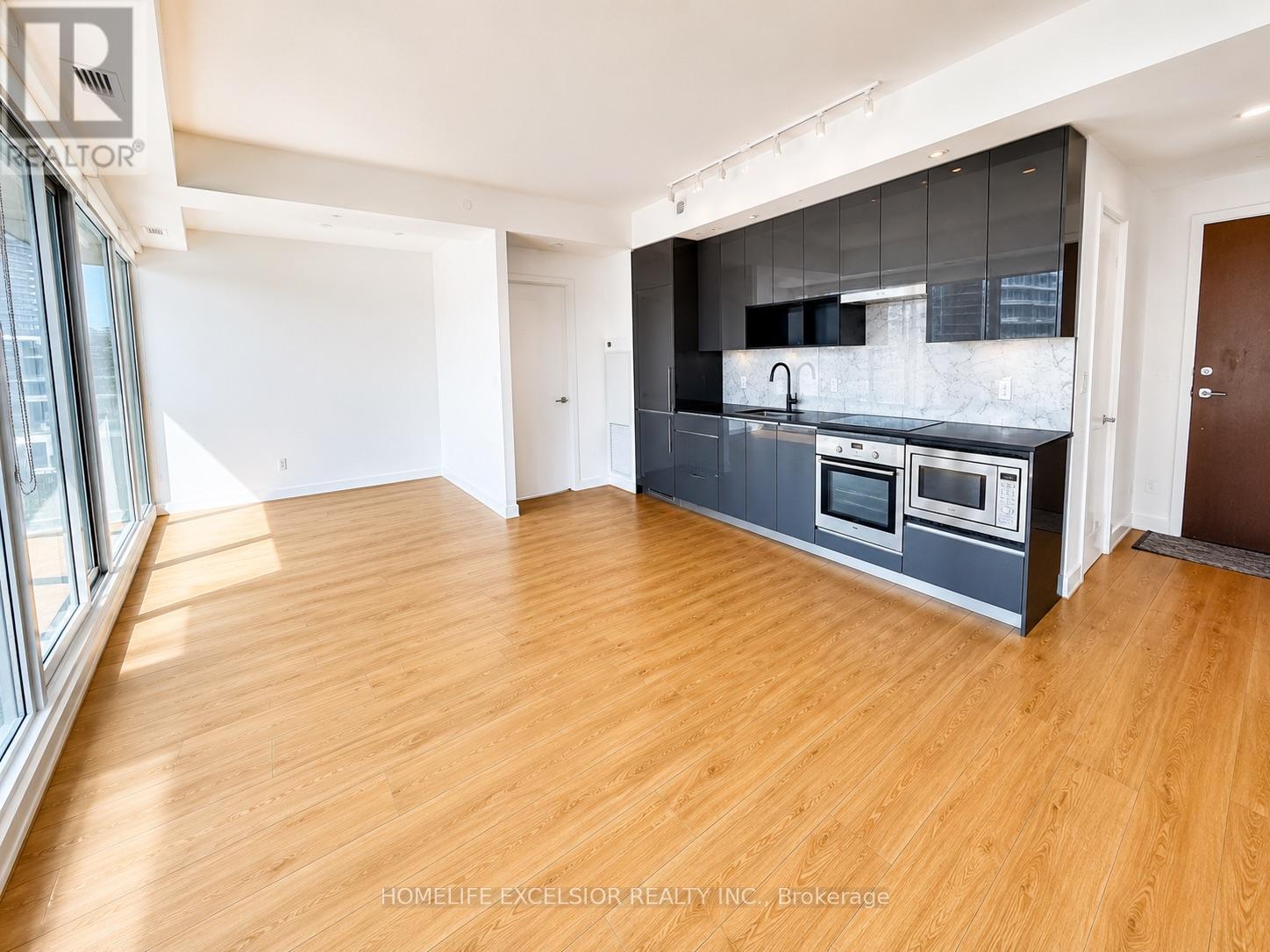 #712 115 MCMAHON DRIVE - 1