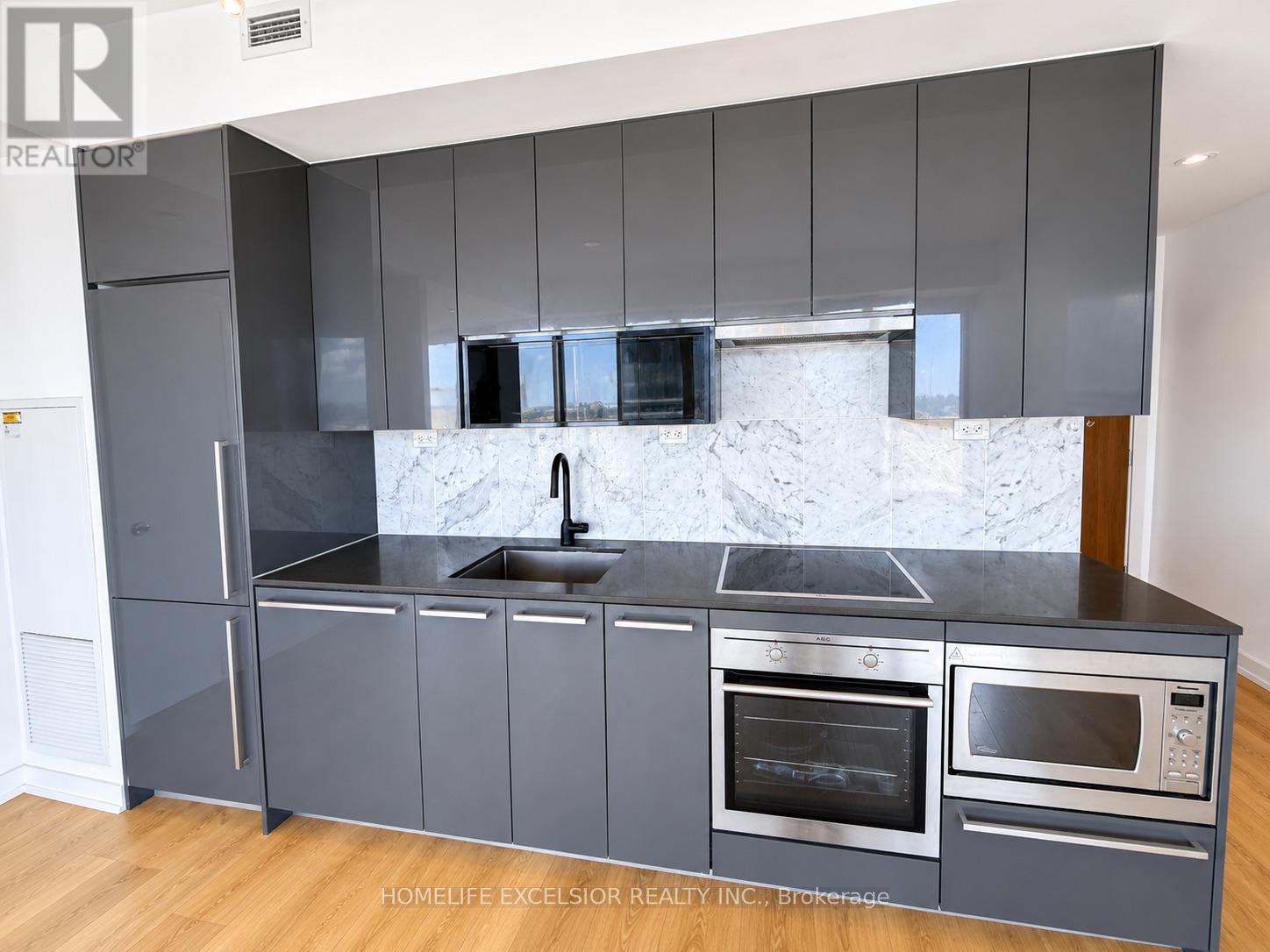 #712 115 MCMAHON DRIVE - 2