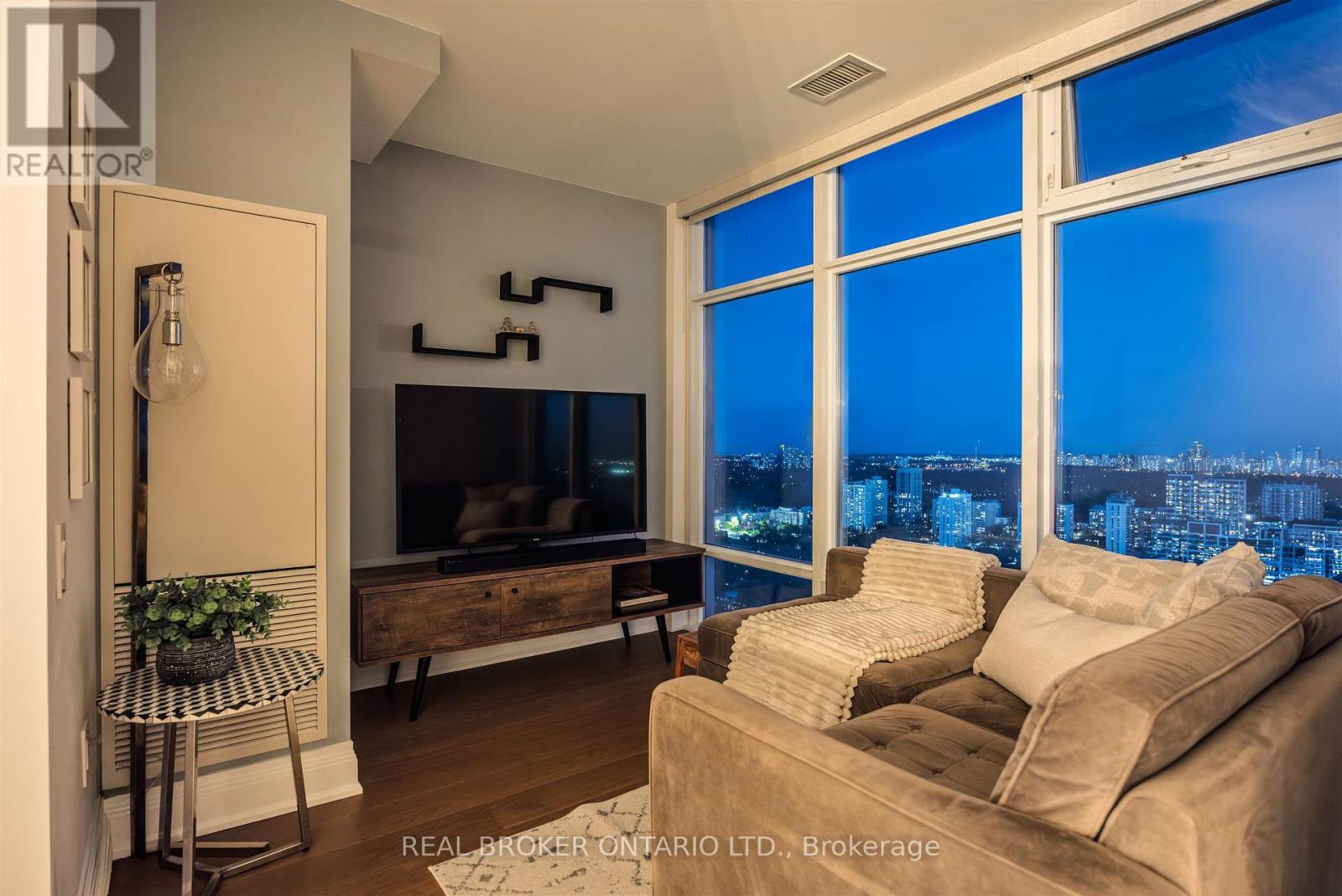 #4603 2191 YONGE STREET - 5