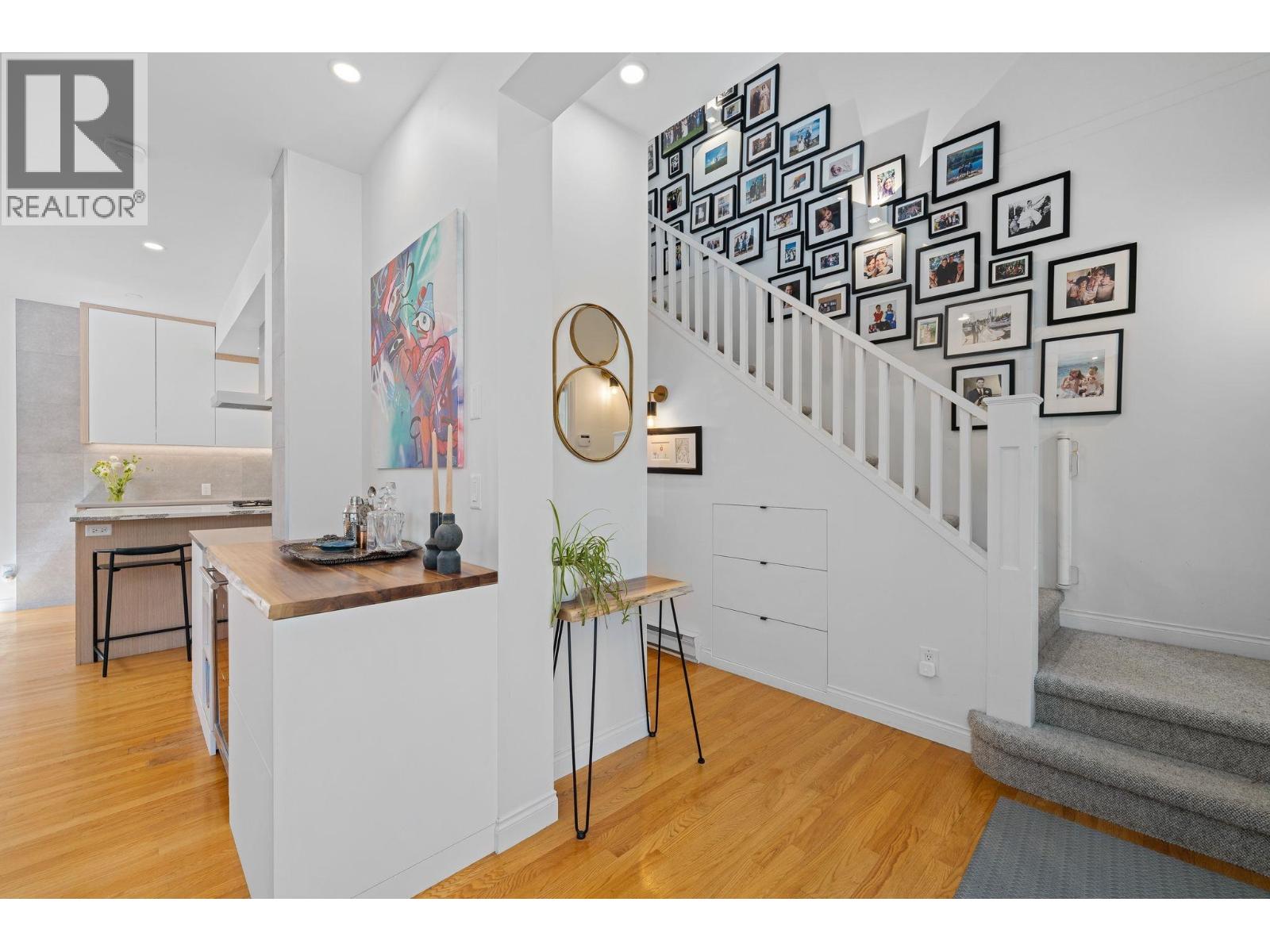 1987 W 13TH AVENUE, Vancouver