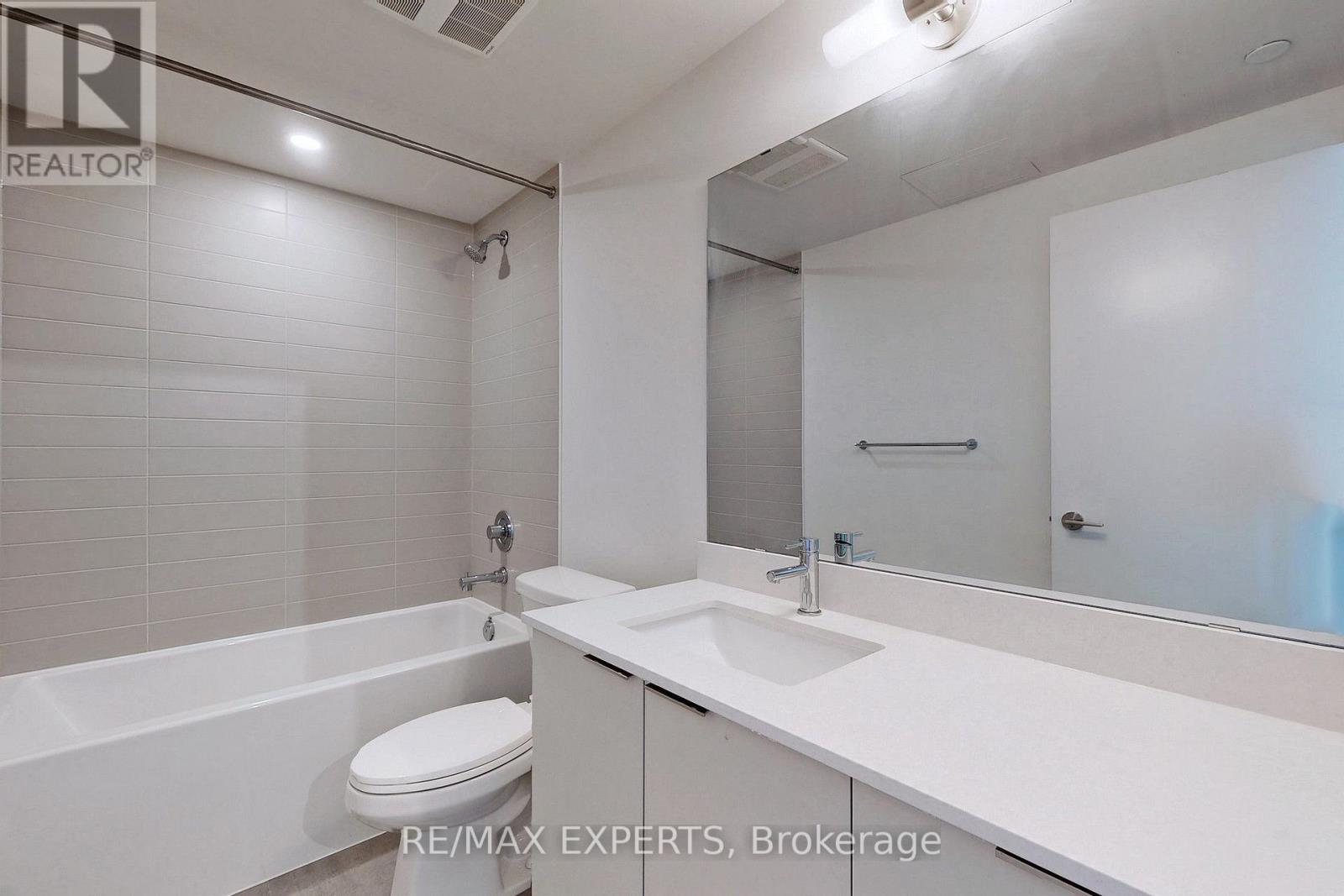 #1114 27 BATHURST STREET - 27
