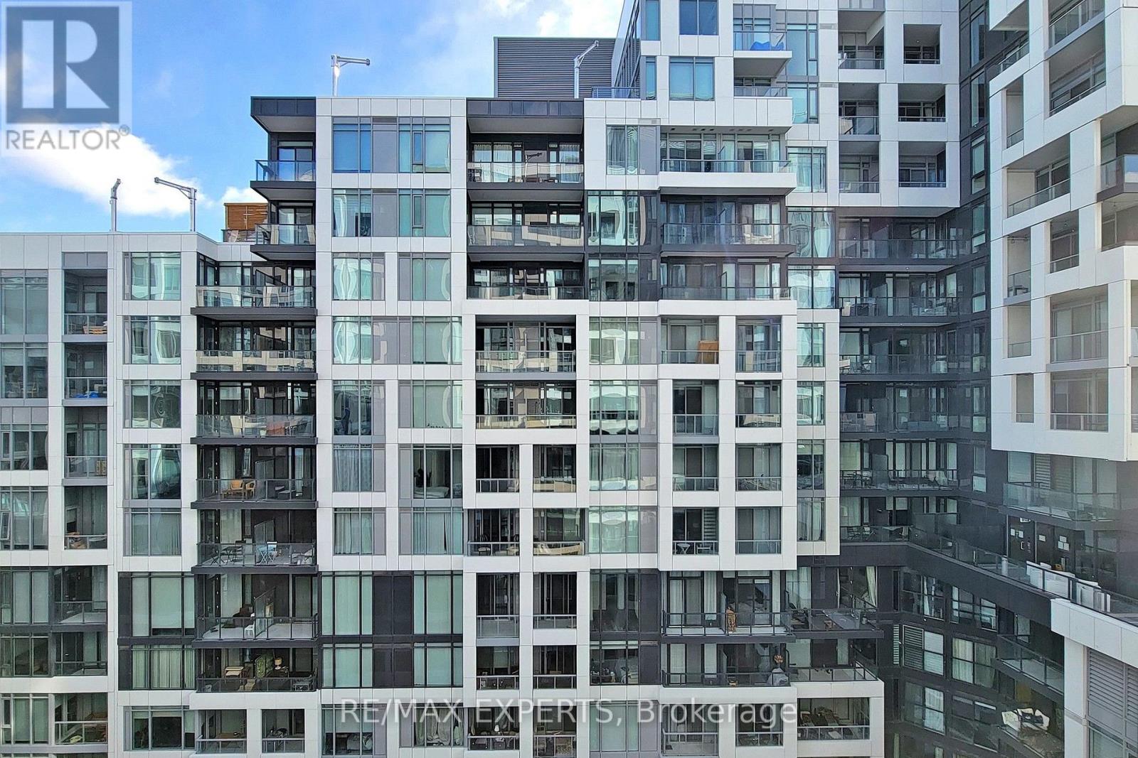 #1114 27 BATHURST STREET - 33
