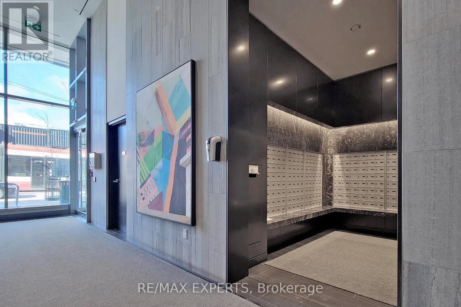 #1114 27 BATHURST STREET - 6
