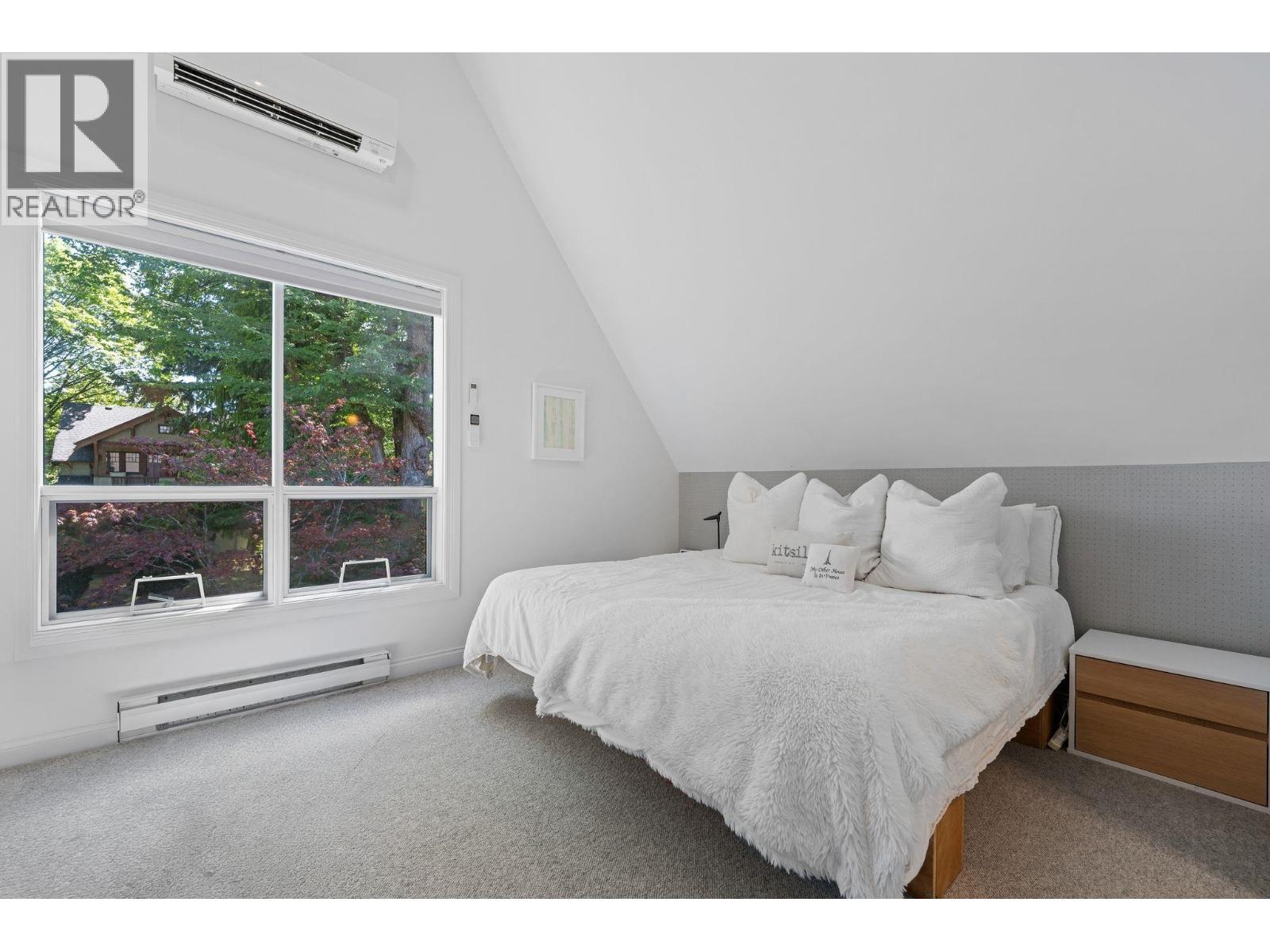 1987 W 13TH AVENUE, Vancouver