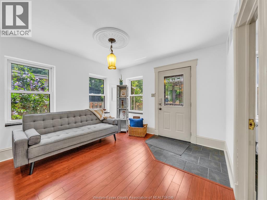 883 MONMOUTH - 26