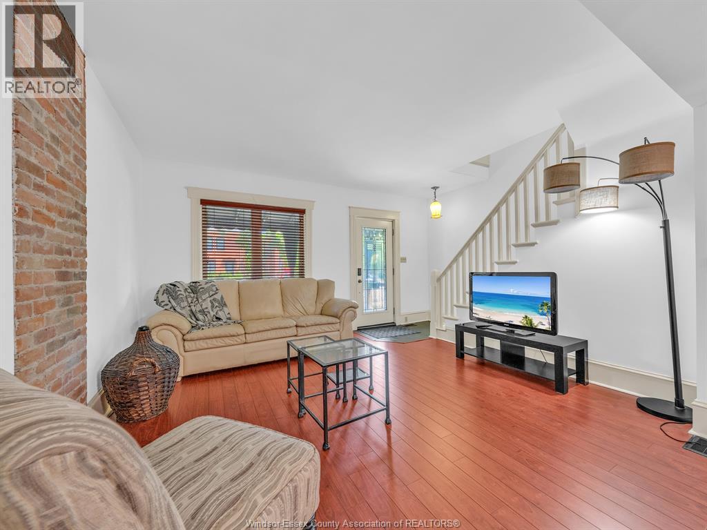 883 MONMOUTH - 20
