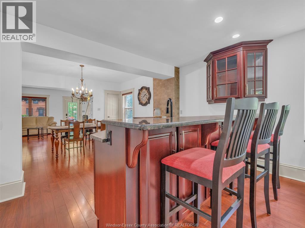 883 MONMOUTH - 25
