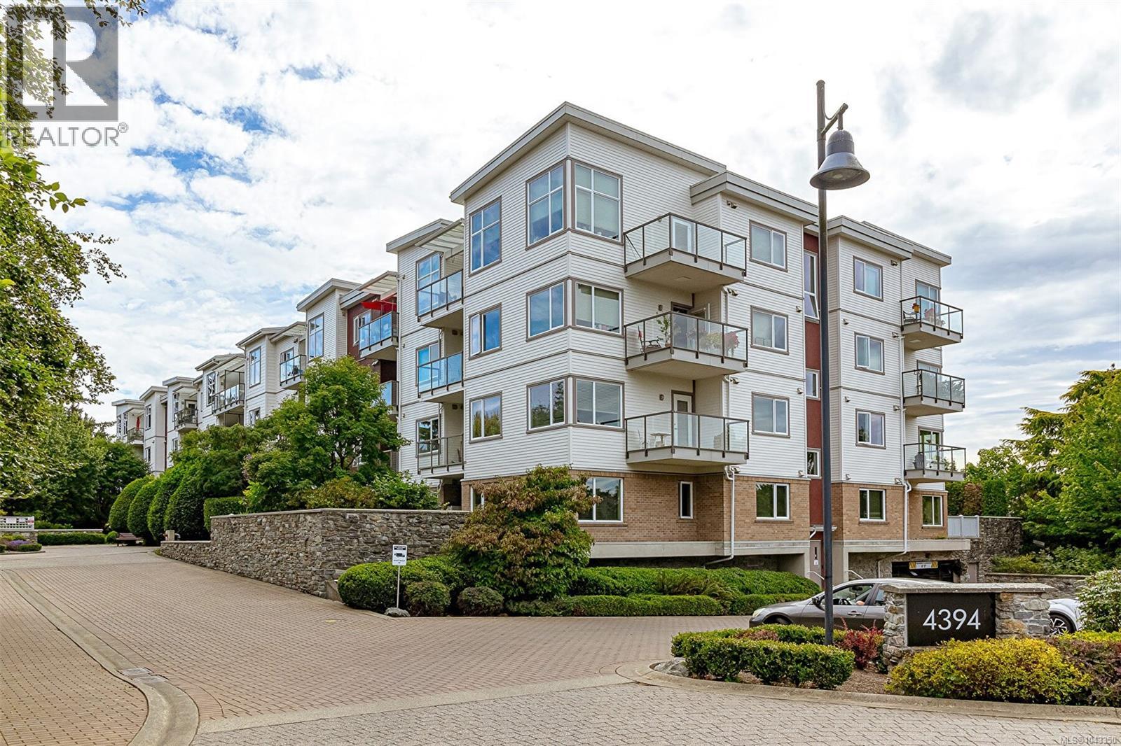 212 4394 West Saanich Road, Saanich