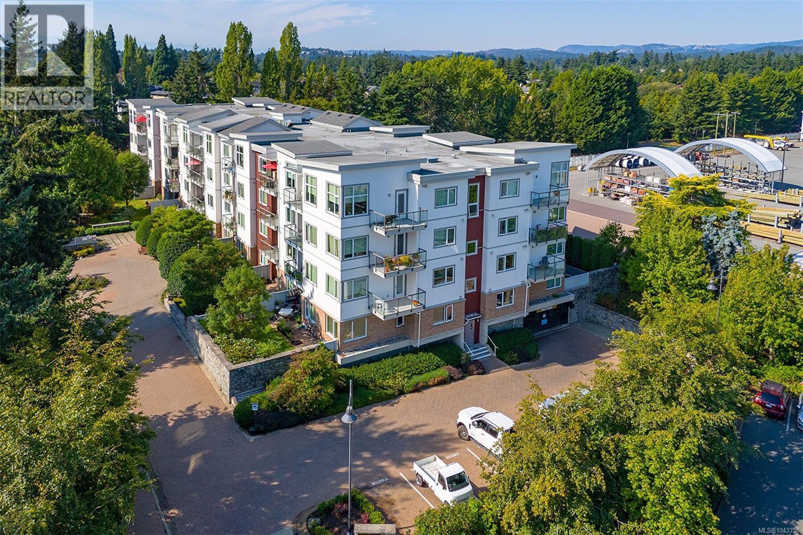 212 4394 West Saanich Road, Saanich